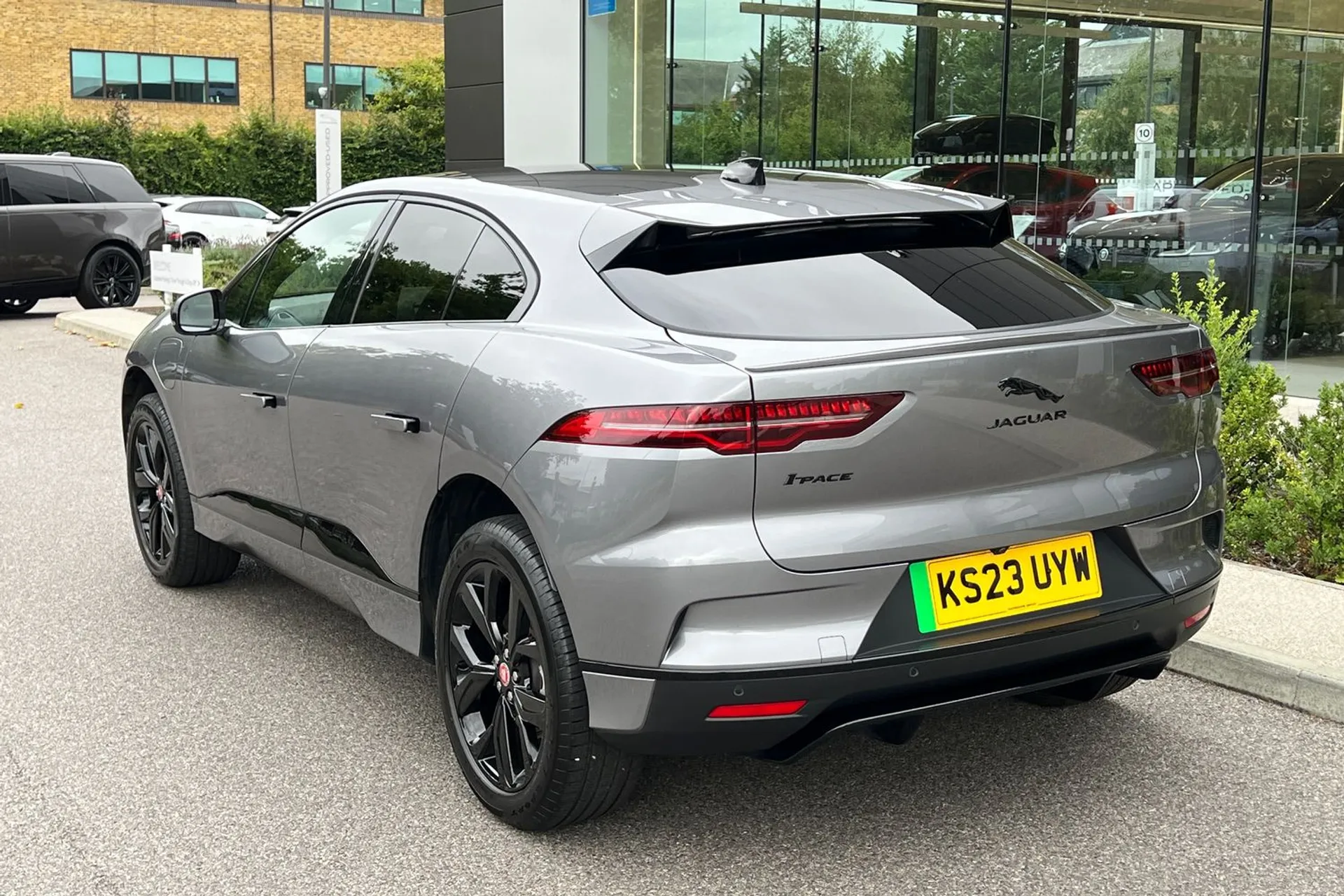 Jaguar I-PACE thumbnail image number 11