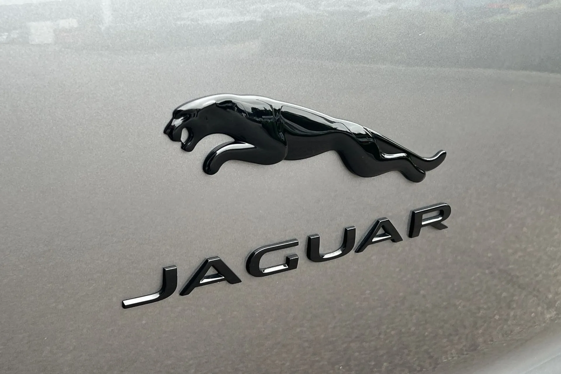 Jaguar I-PACE thumbnail image number 56