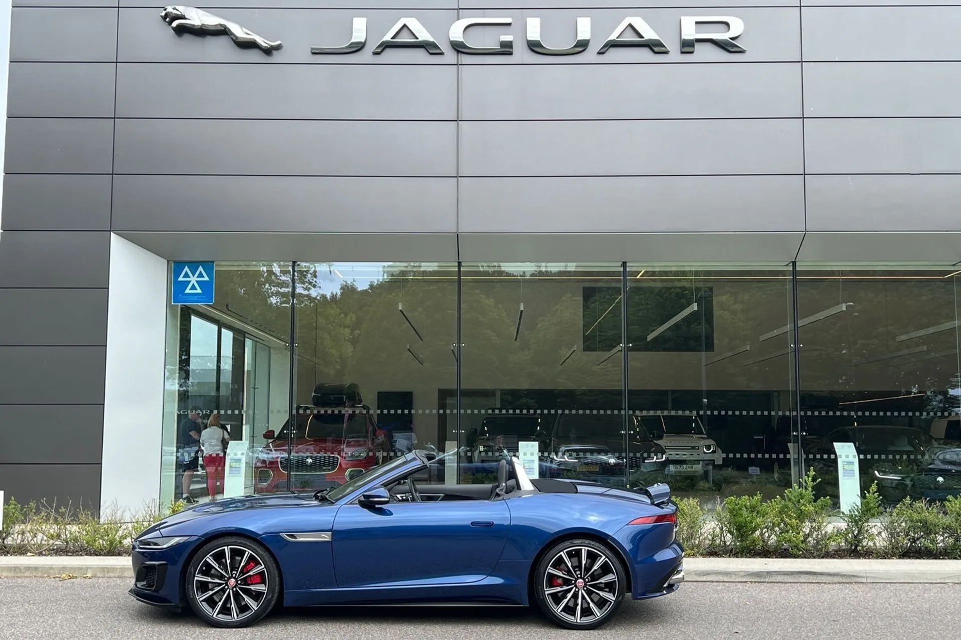 Jaguar F-TYPE thumbnail image number 6