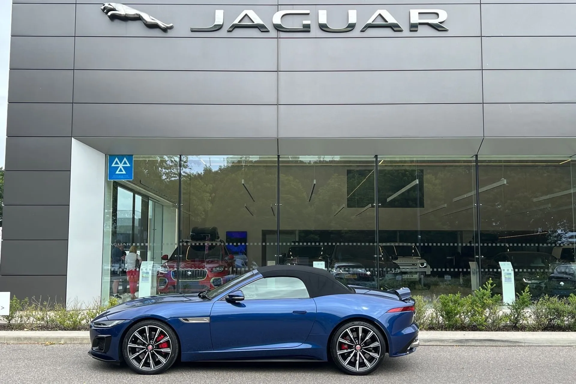 Jaguar F-TYPE thumbnail image number 59