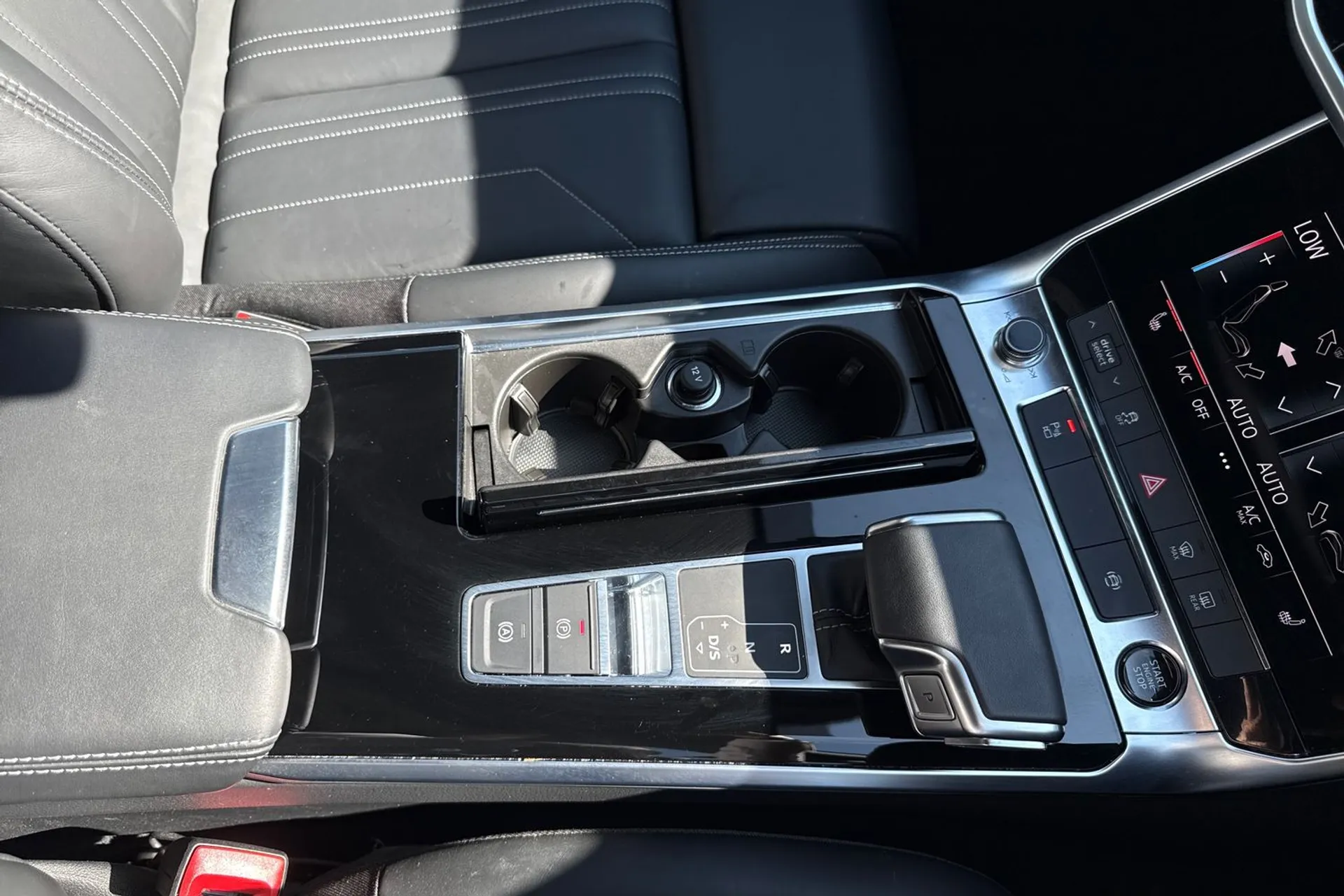 Audi A6 thumbnail image number 43