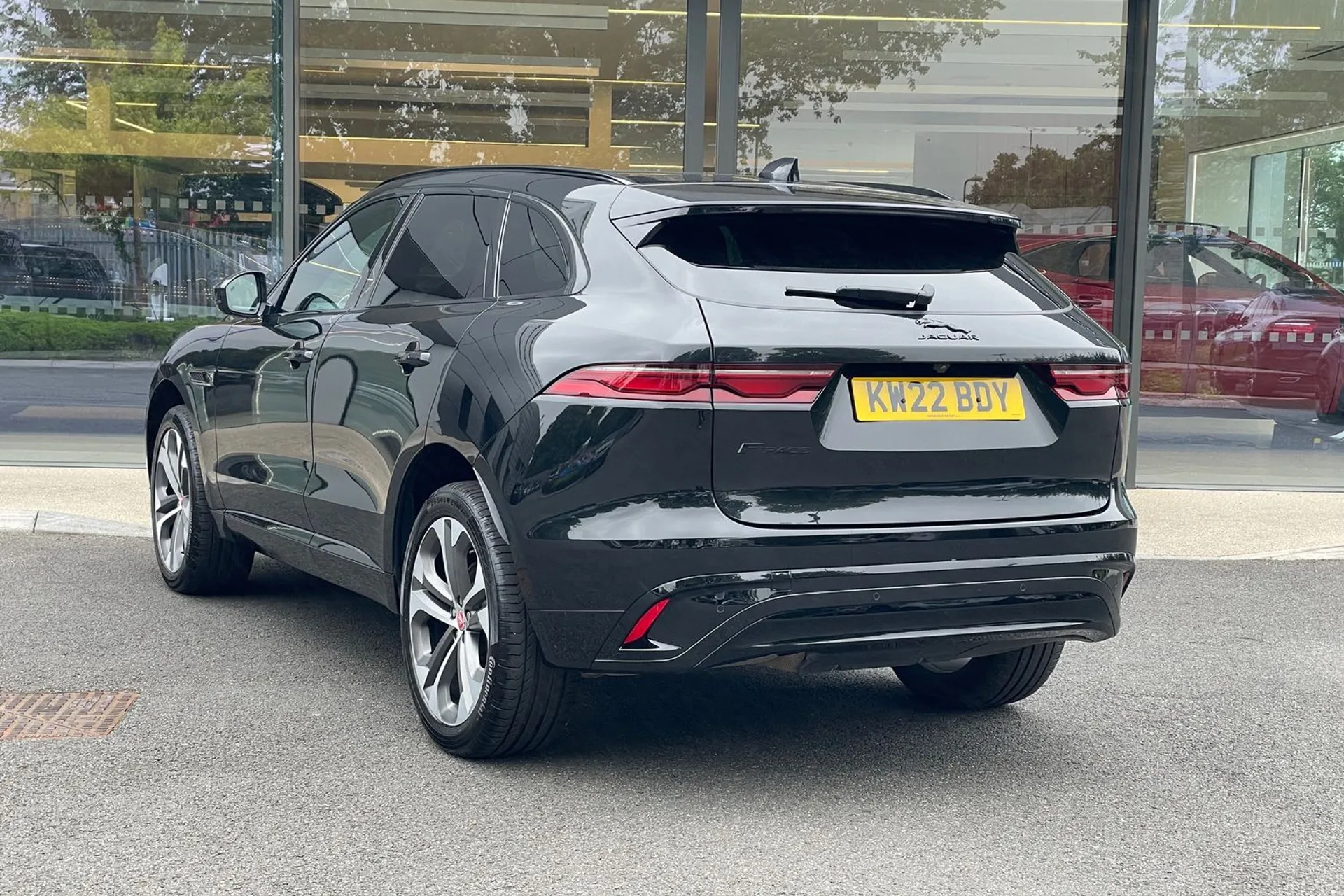 Jaguar F-PACE thumbnail image number 9