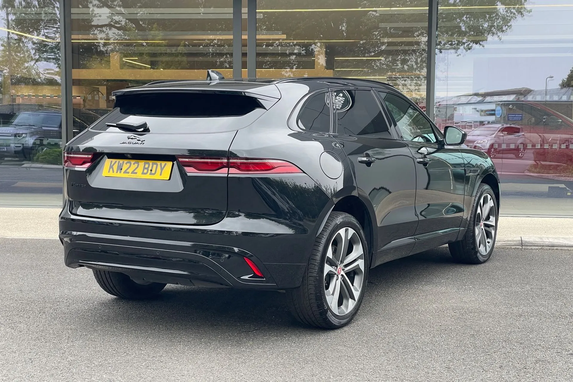 Jaguar F-PACE thumbnail image number 7