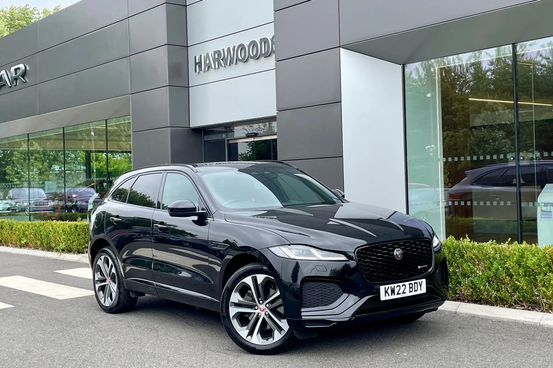 Jaguar F-PACE focused image