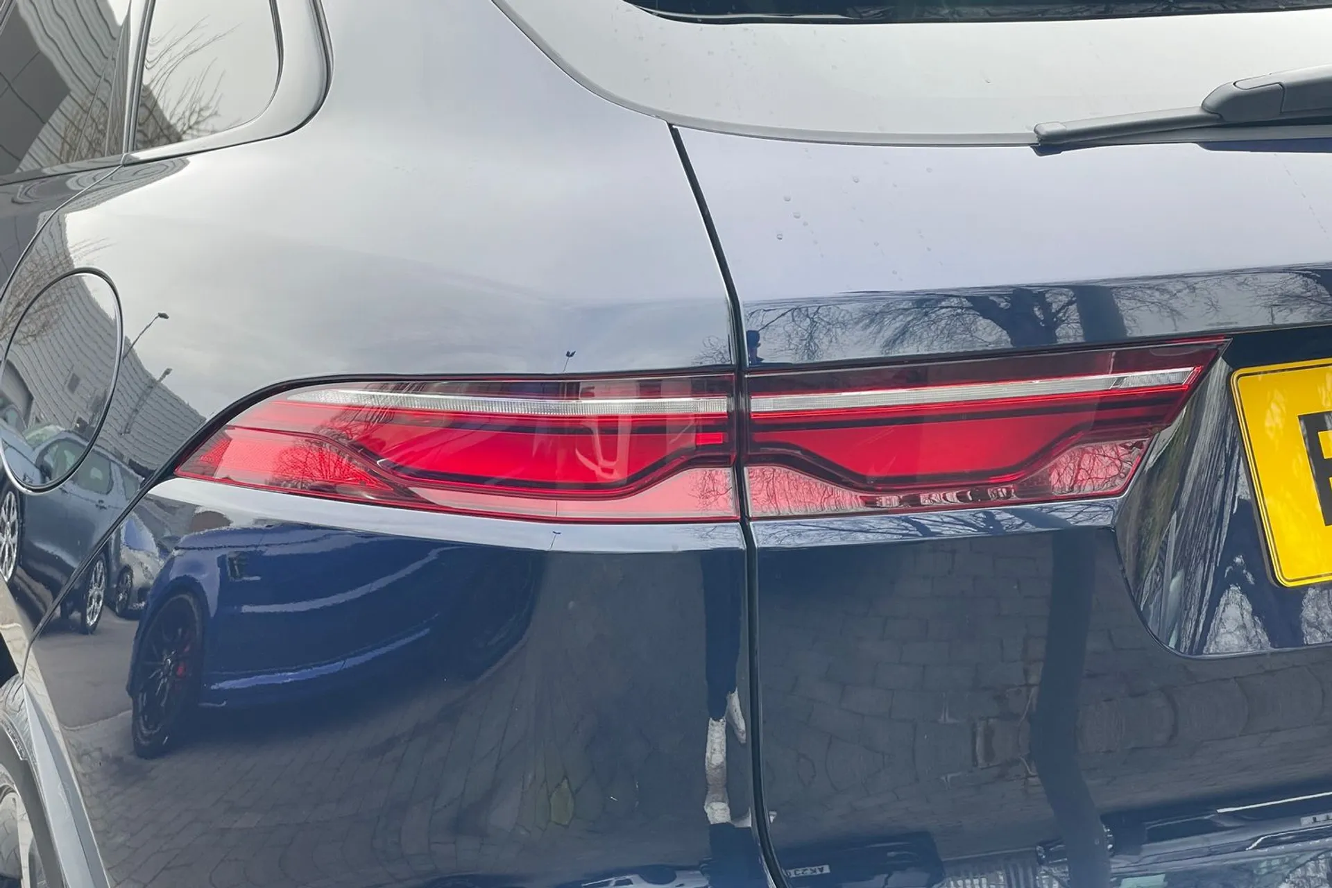 Jaguar F-PACE thumbnail image number 43