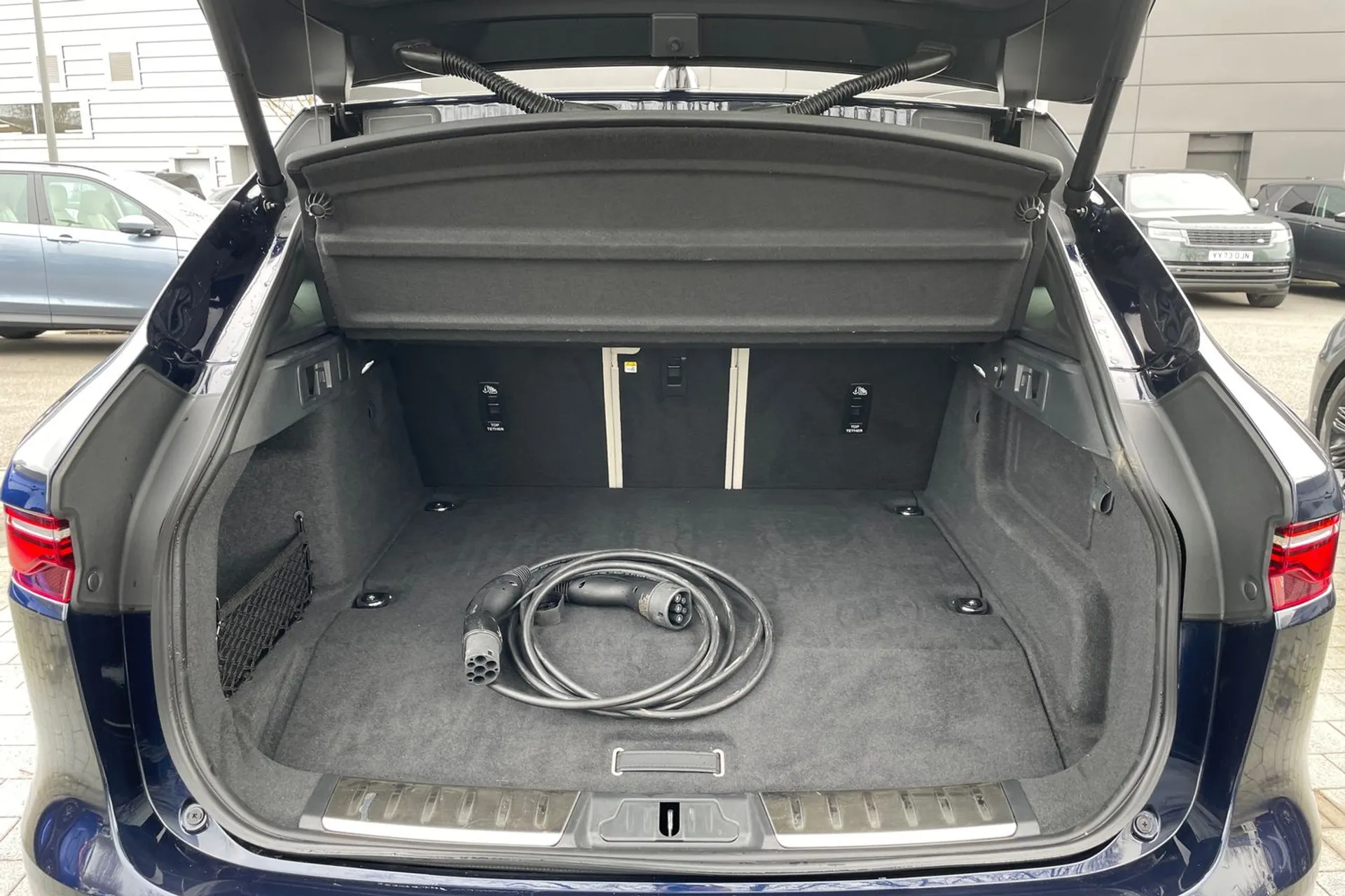 Jaguar F-PACE thumbnail image number 46