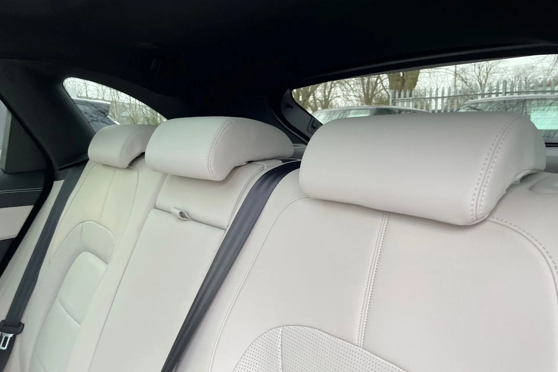 Jaguar F-PACE thumbnail image number 57
