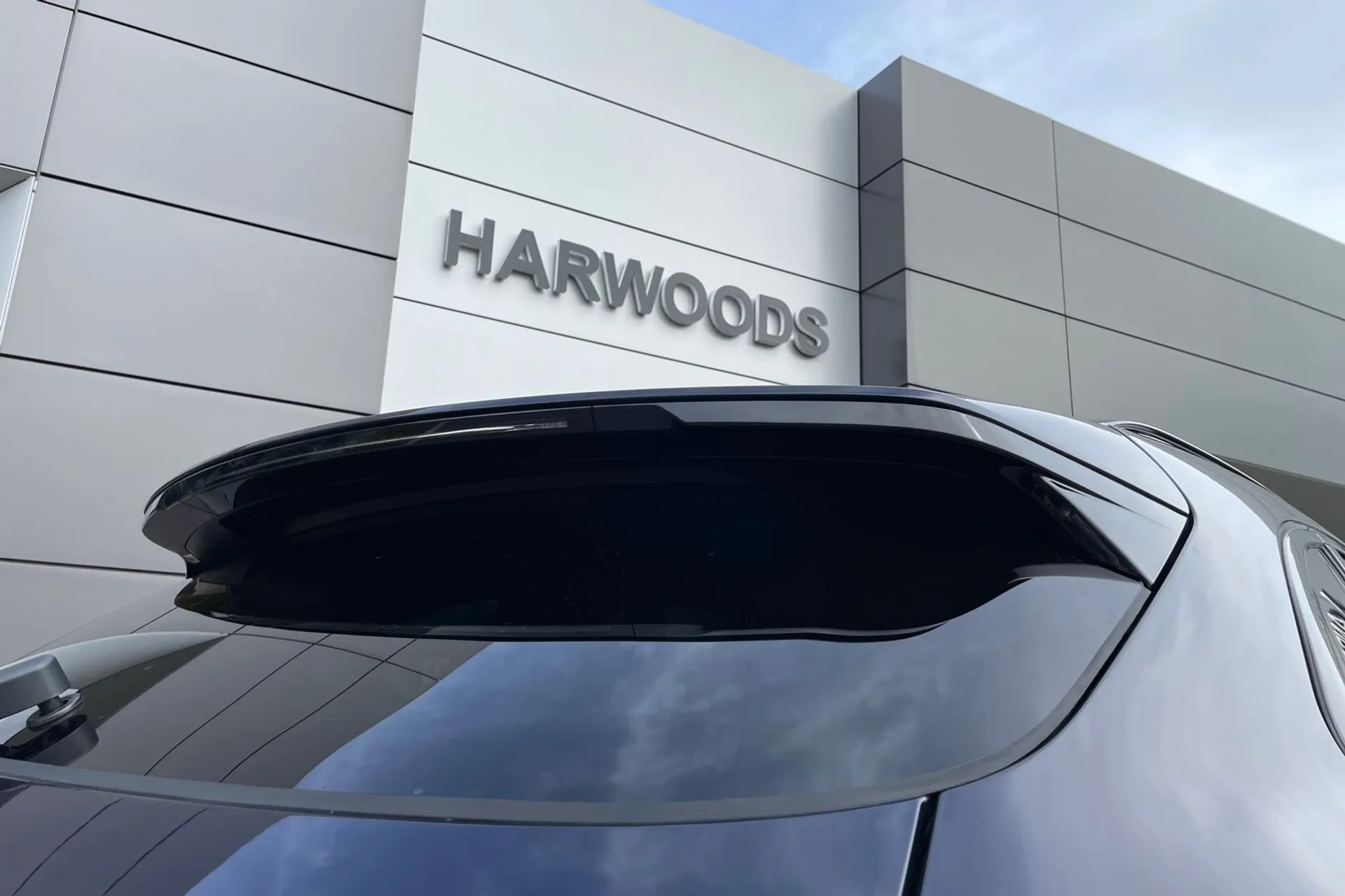 Jaguar F-PACE thumbnail image number 33