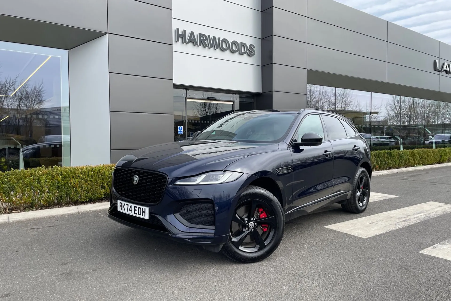 Jaguar F-PACE thumbnail image number 29