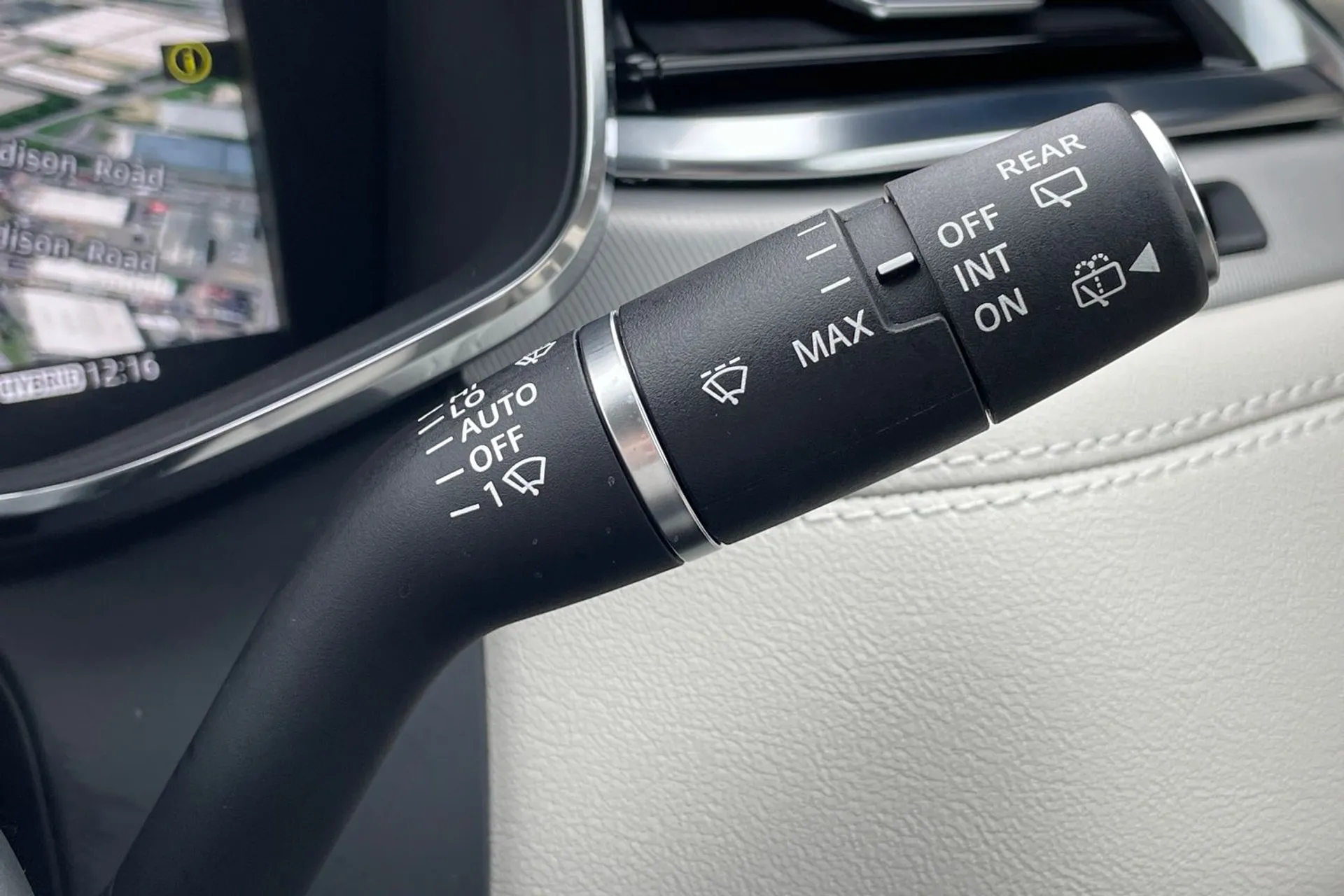 Jaguar F-PACE thumbnail image number 65