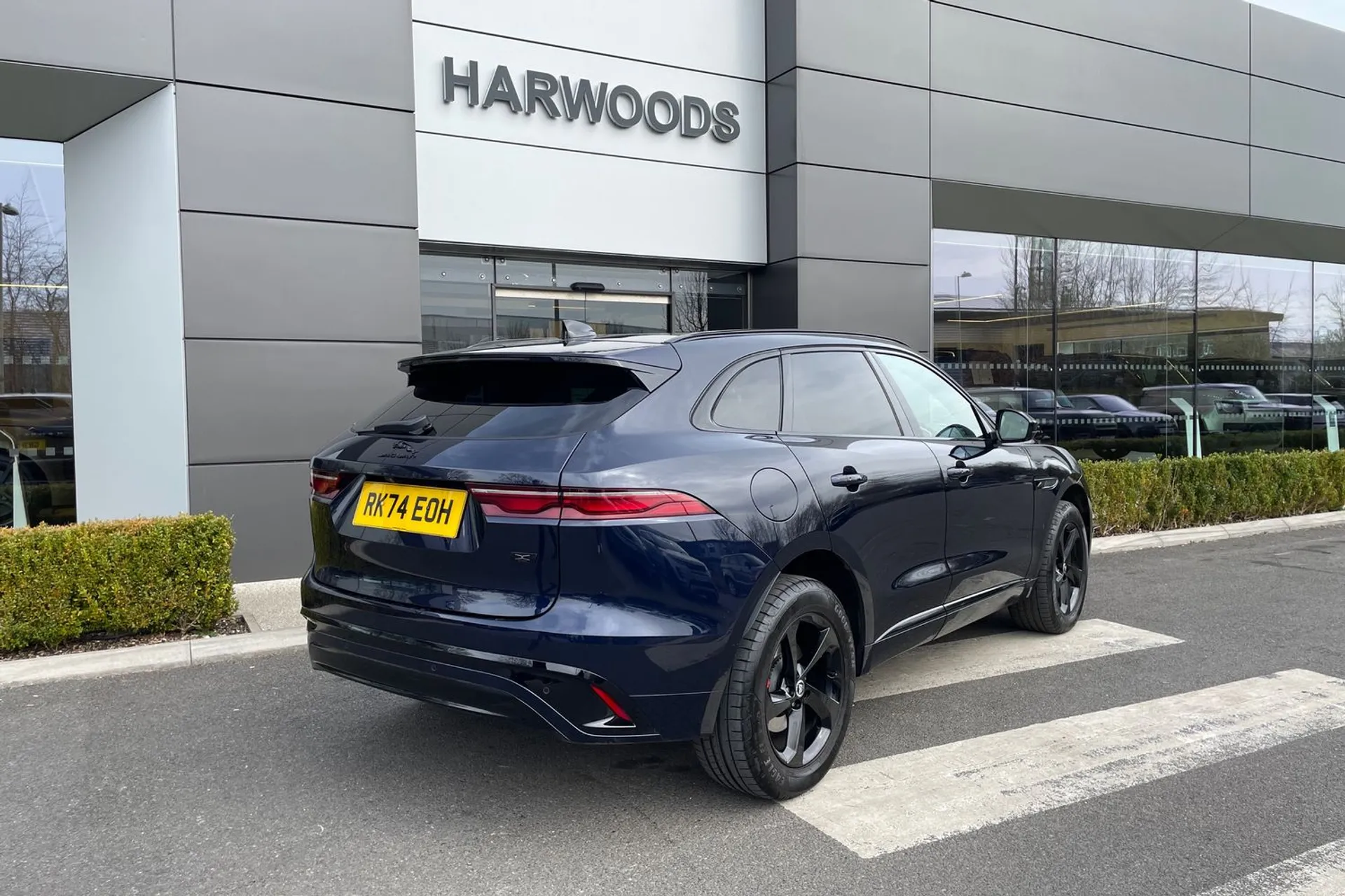 Jaguar F-PACE thumbnail image number 7
