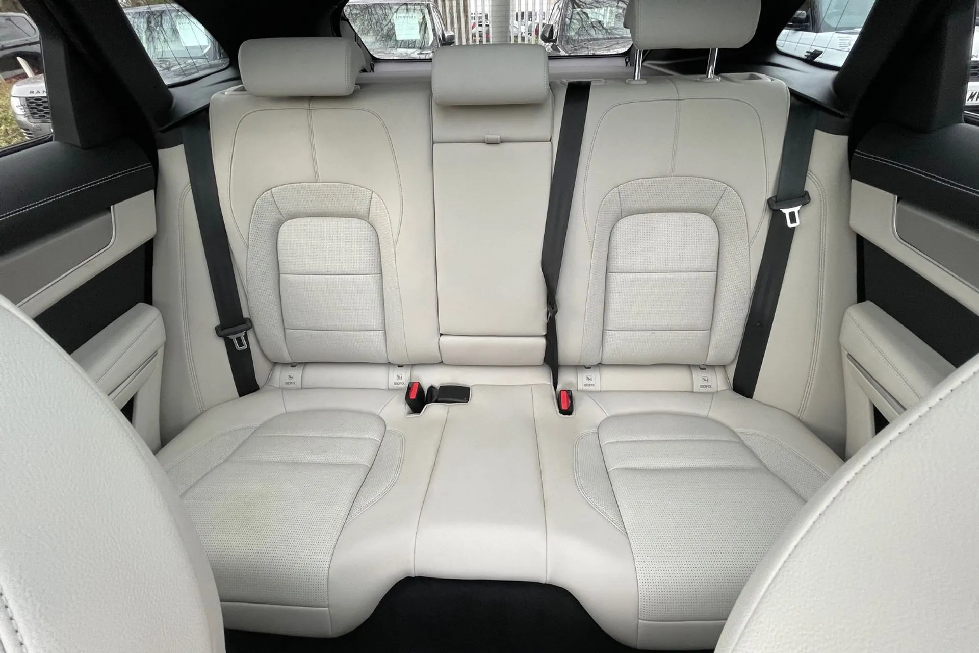 Jaguar F-PACE thumbnail image number 11