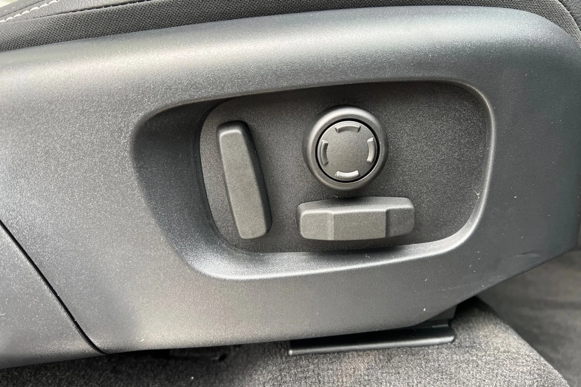 LAND ROVER DISCOVERY SPORT thumbnail image number 56
