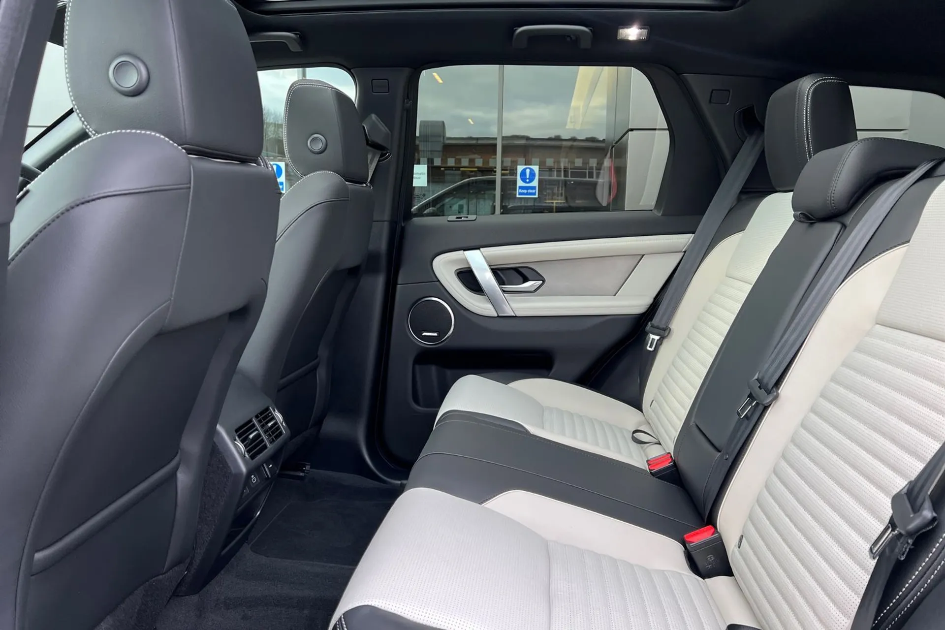 LAND ROVER DISCOVERY SPORT thumbnail image number 38