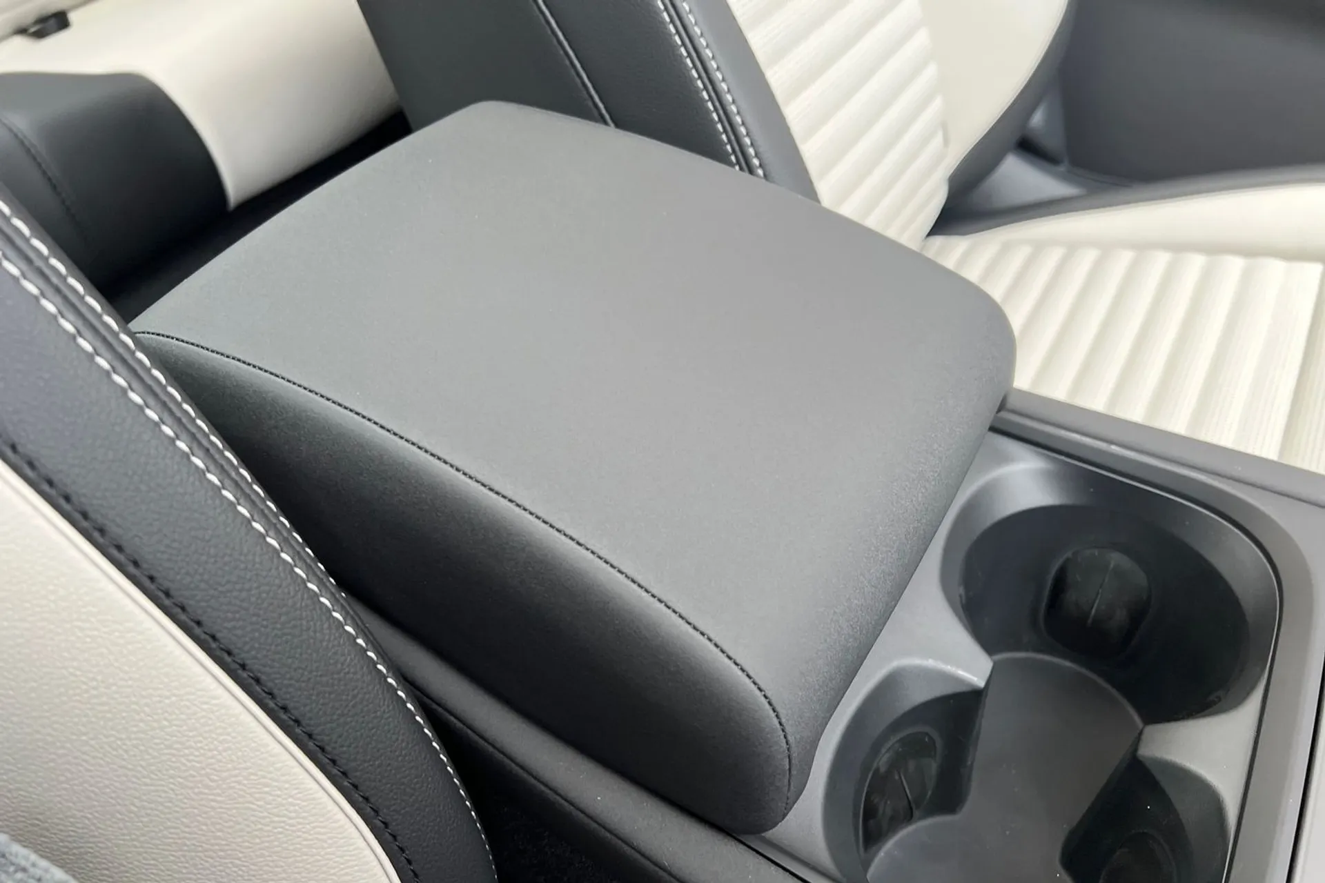 LAND ROVER DISCOVERY SPORT thumbnail image number 50