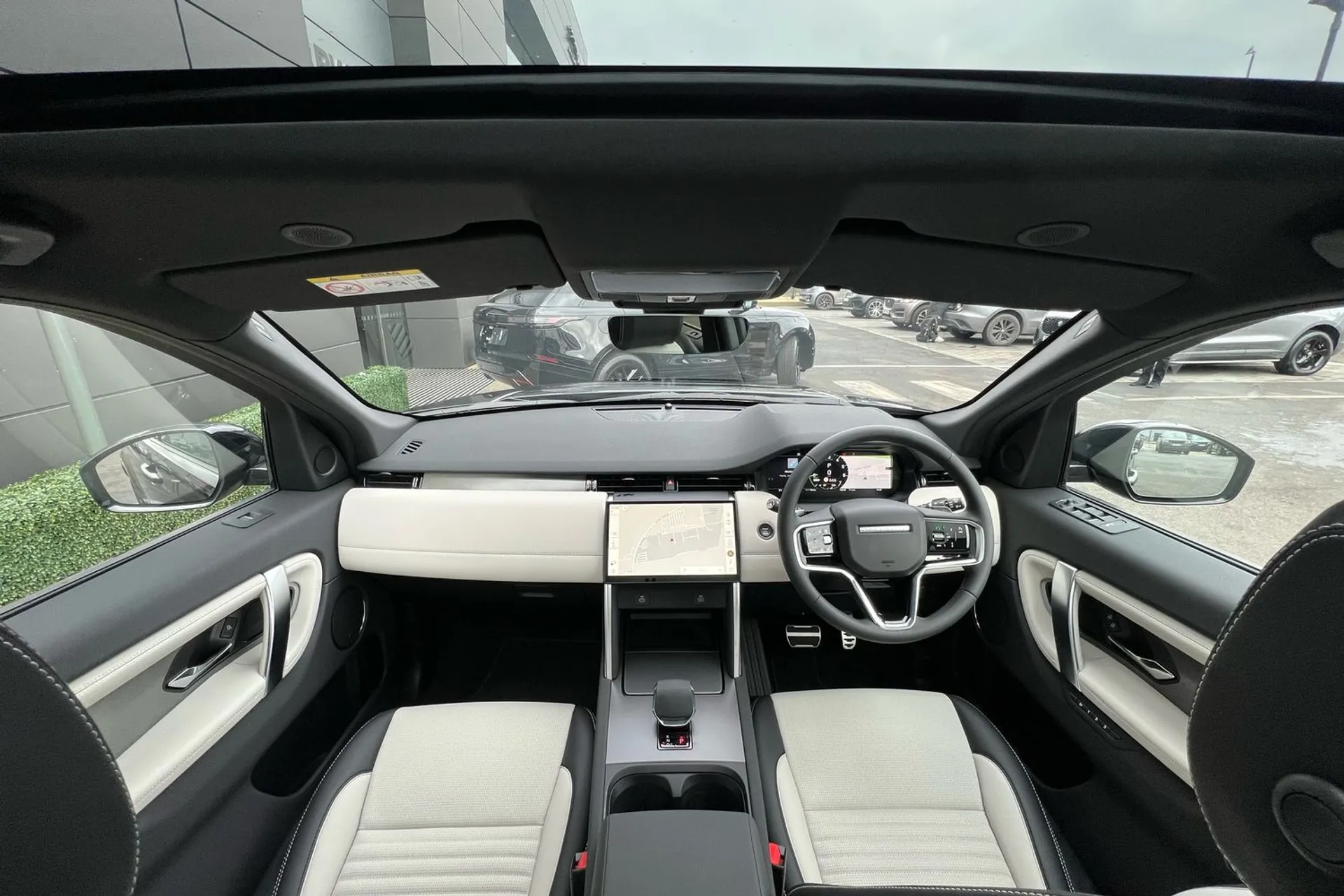 LAND ROVER DISCOVERY SPORT thumbnail image number 4