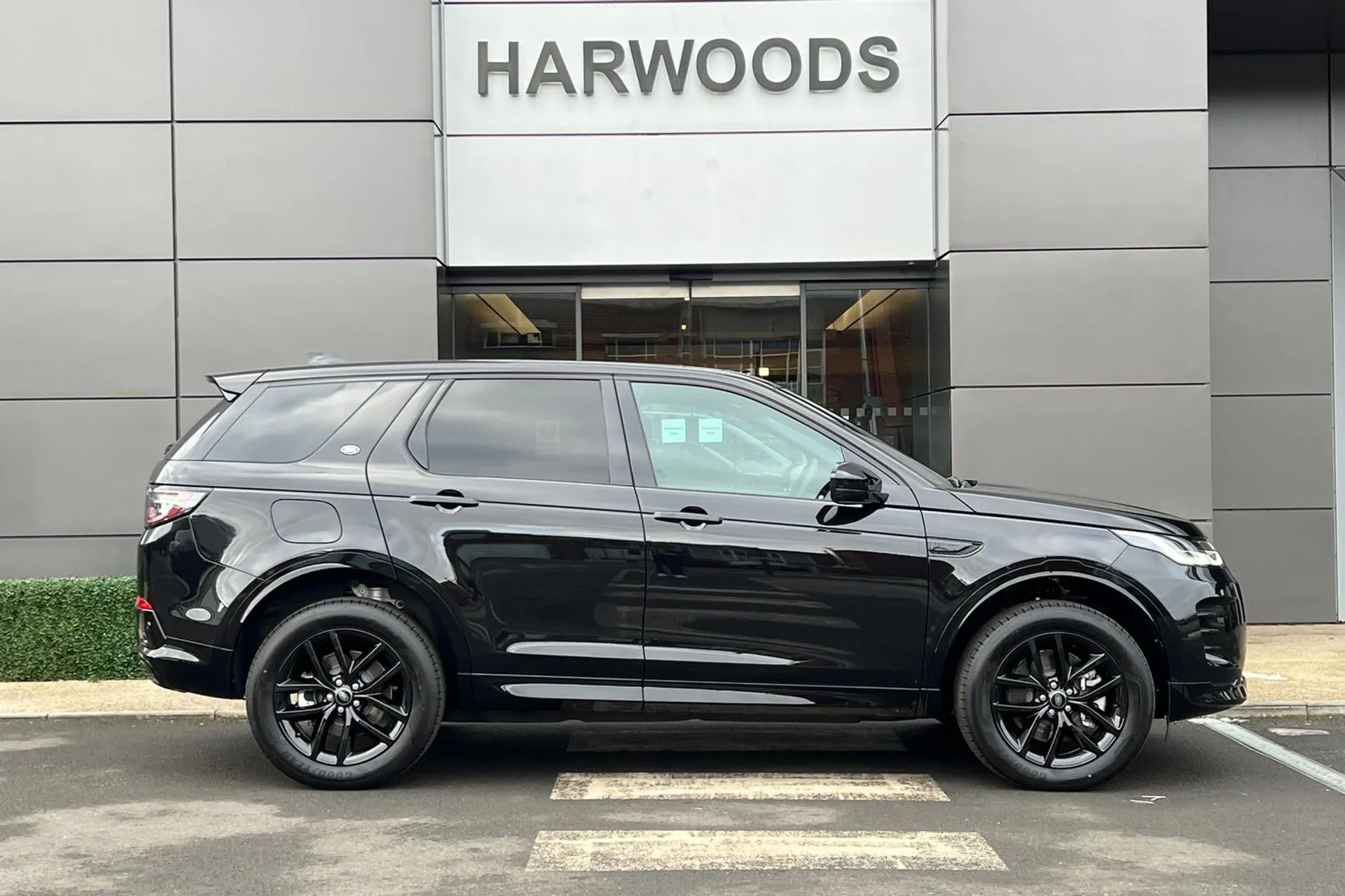 LAND ROVER DISCOVERY SPORT thumbnail image number 2