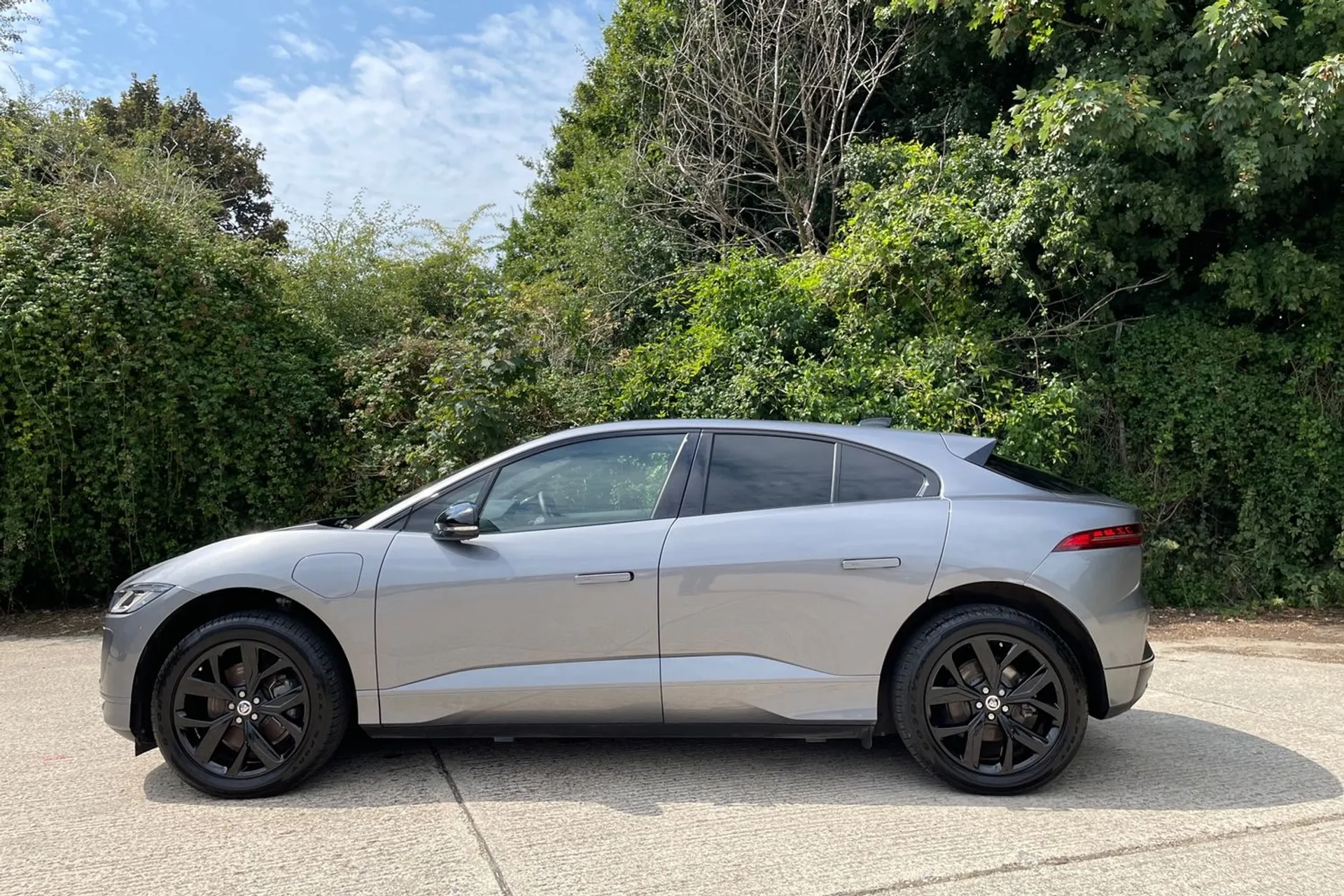 Jaguar I-PACE thumbnail image number 8