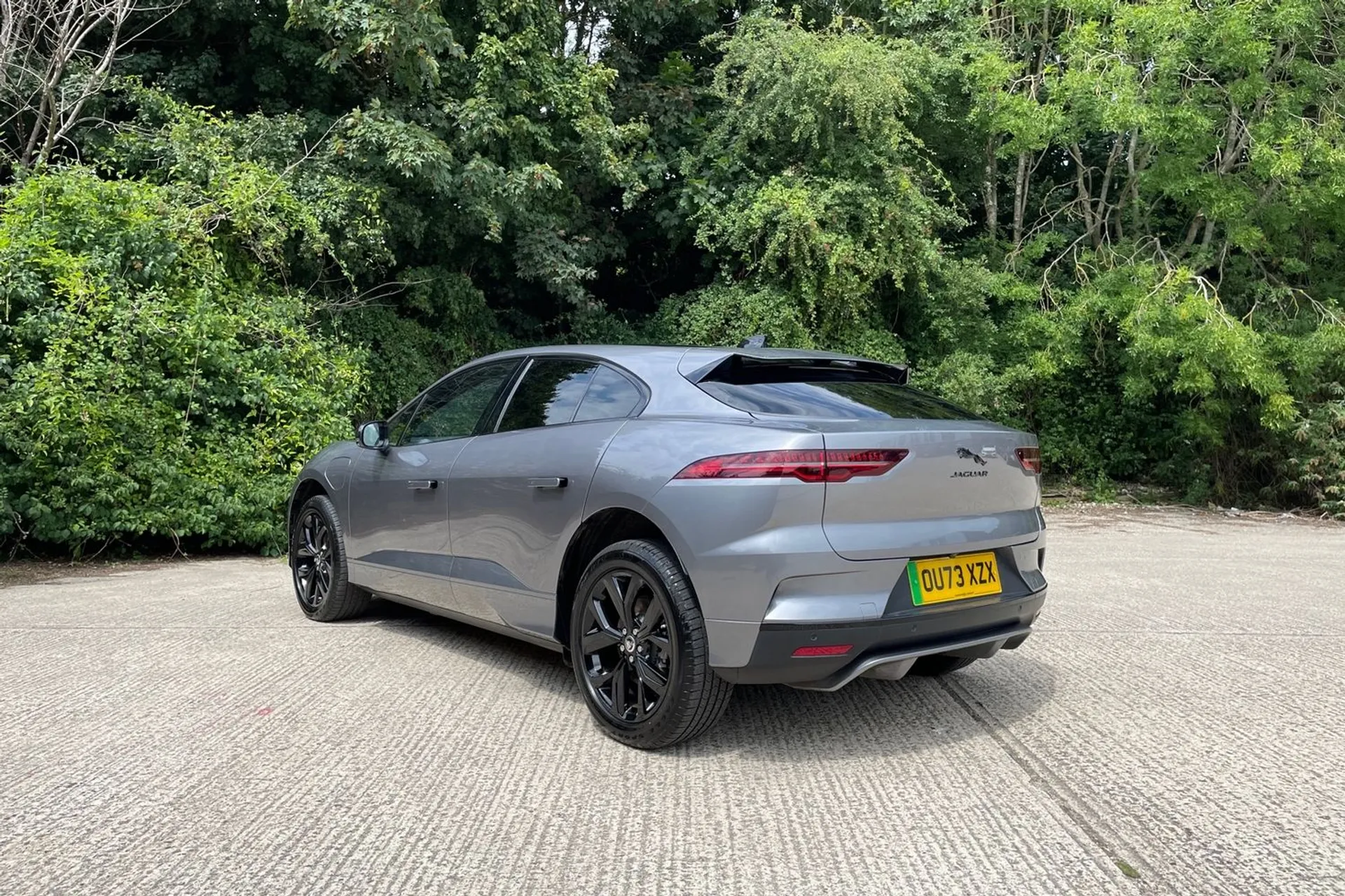 Jaguar I-PACE thumbnail image number 10