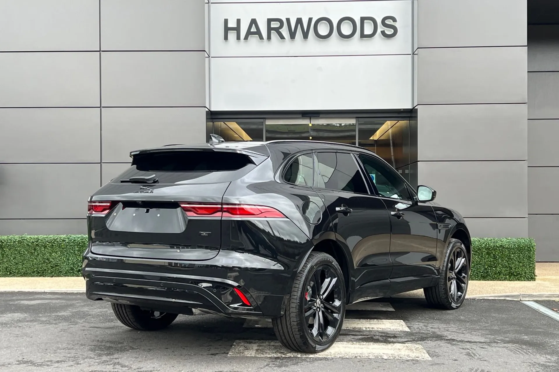 Jaguar F-Pace thumbnail image number 22