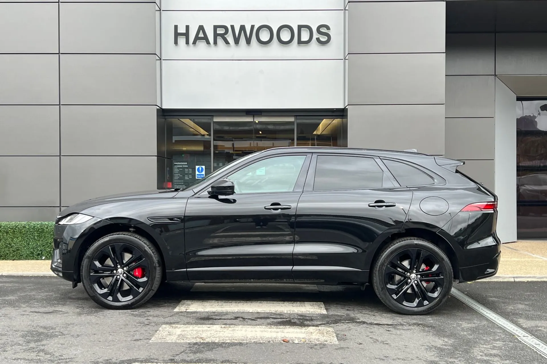 Jaguar F-Pace thumbnail image number 14