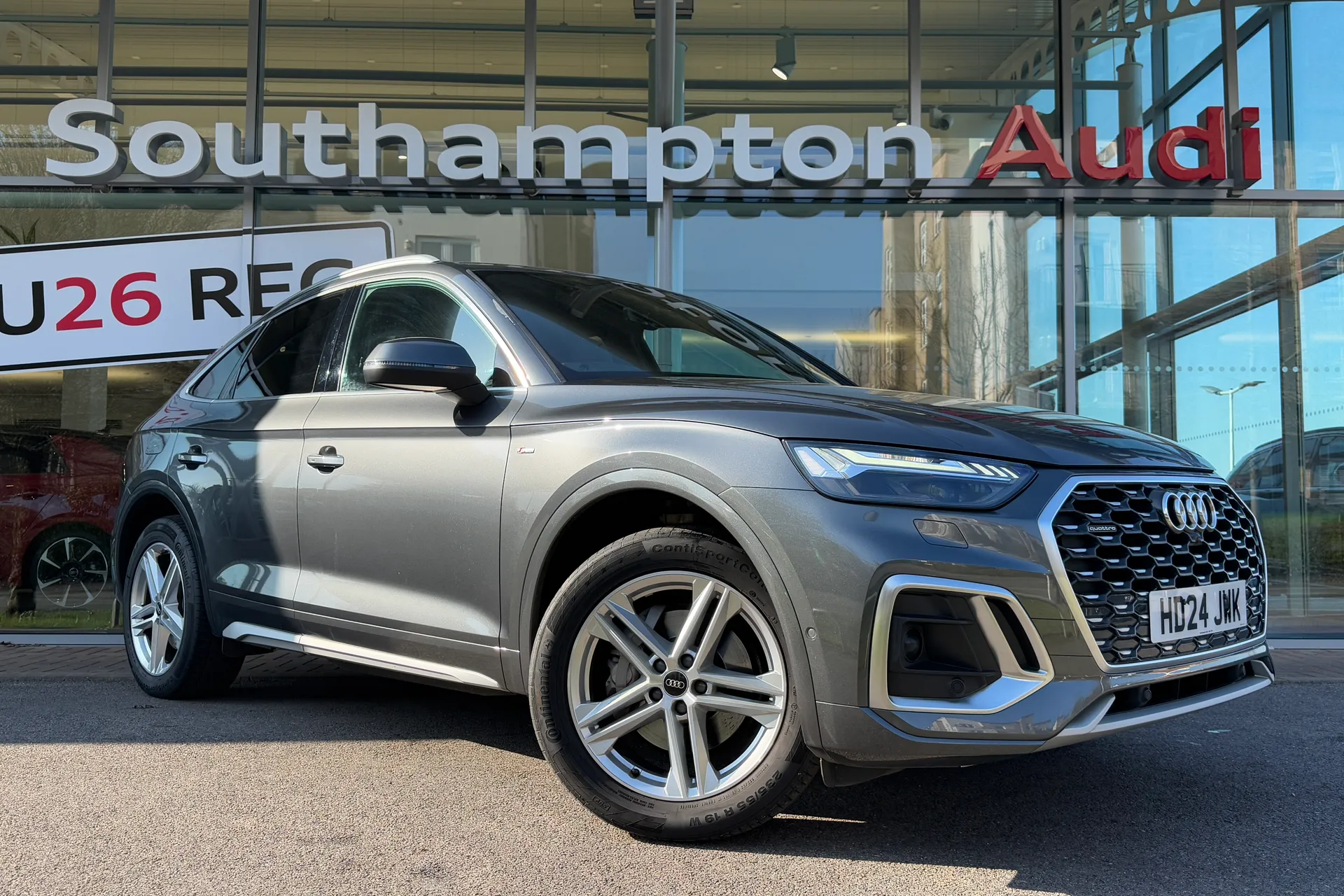 Audi Q5 focused image