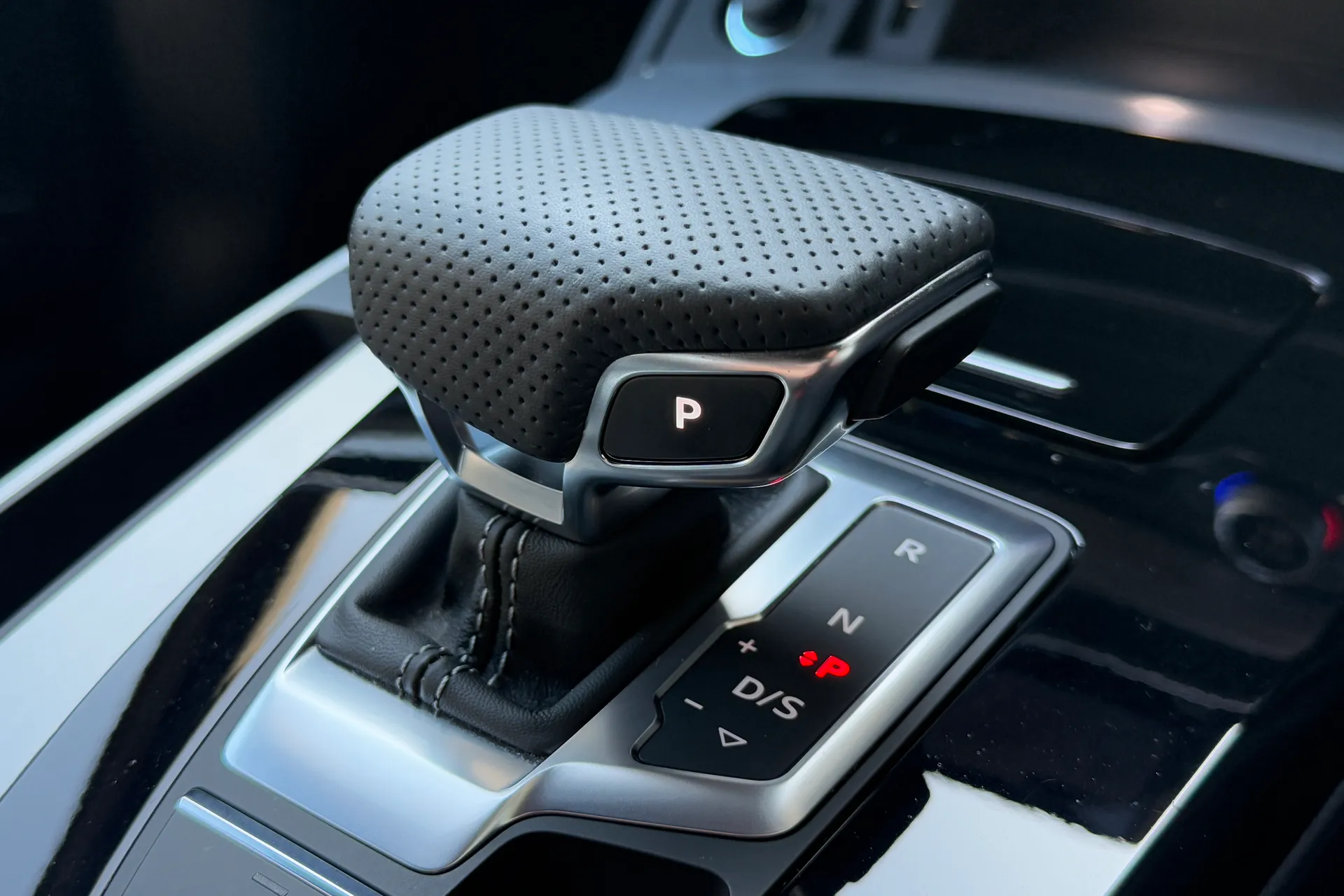 Audi Q5 thumbnail image number 31