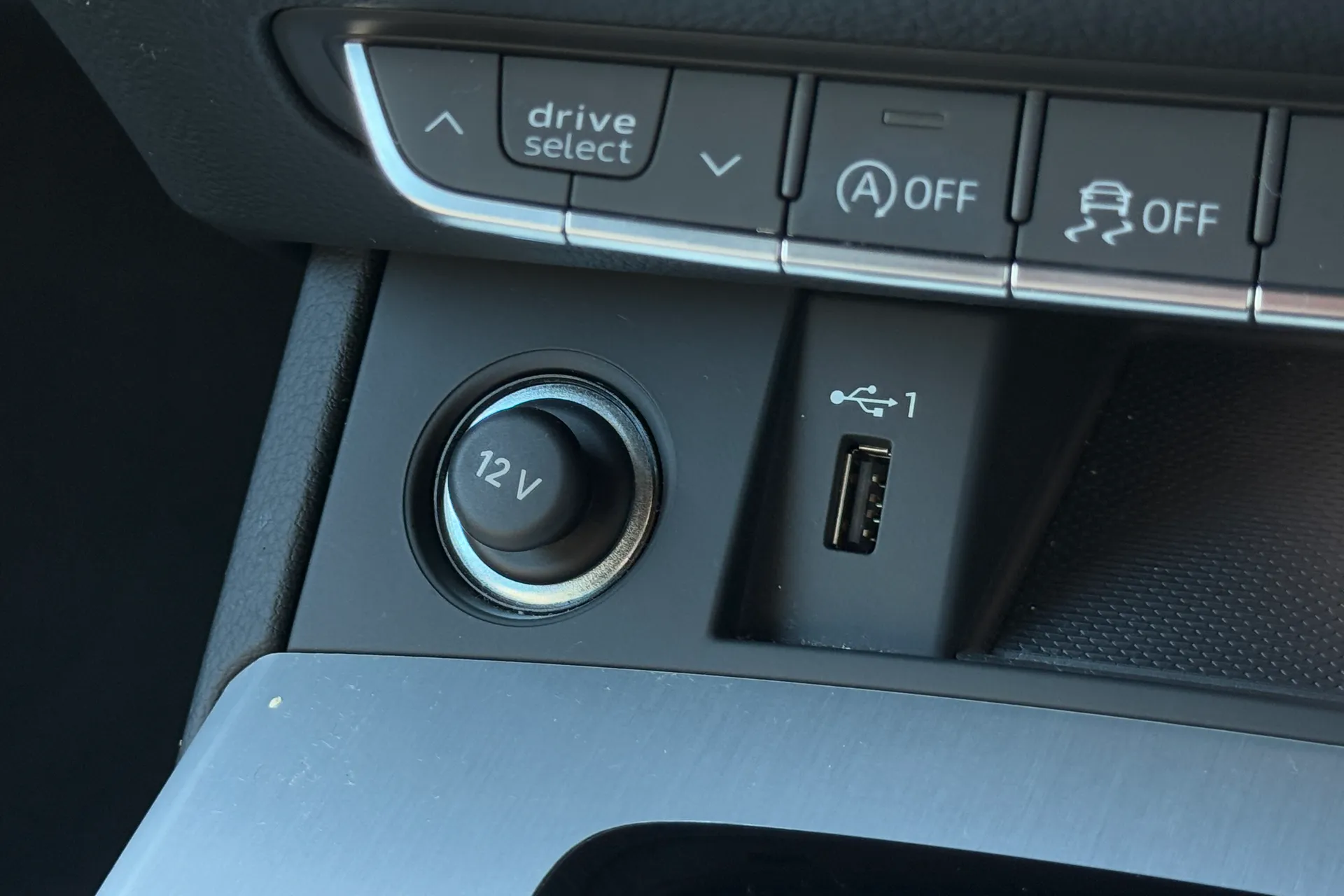 Audi Q5 thumbnail image number 25