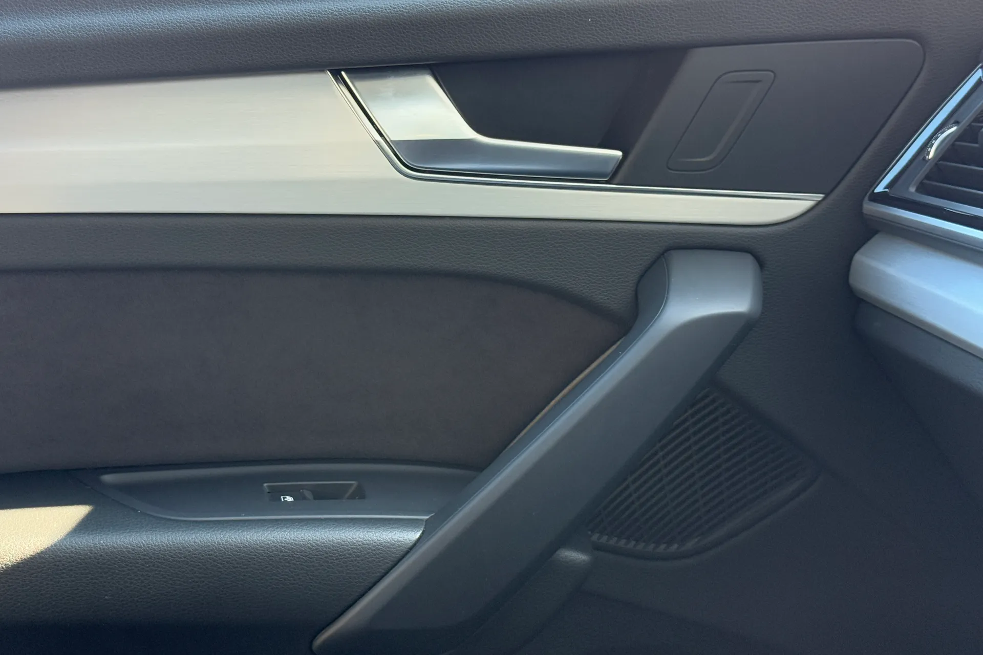 Audi Q5 thumbnail image number 36