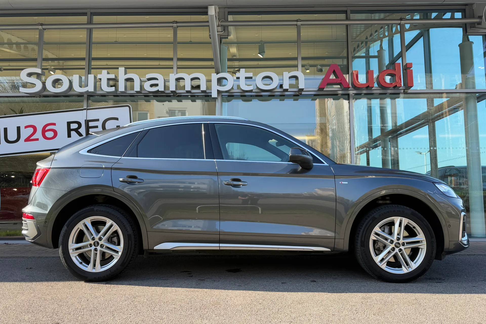 Audi Q5 thumbnail image number 2