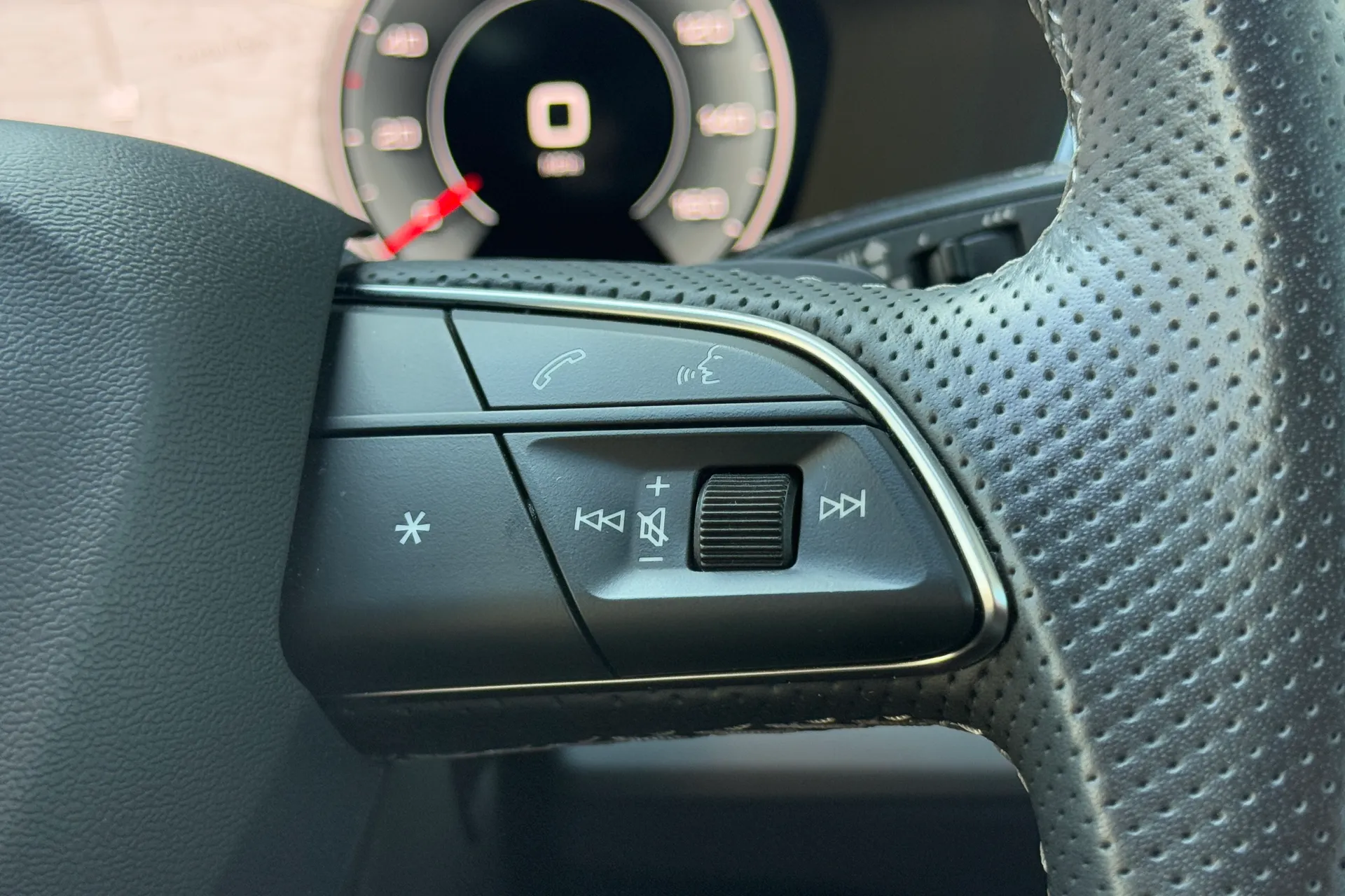 Audi Q5 thumbnail image number 16