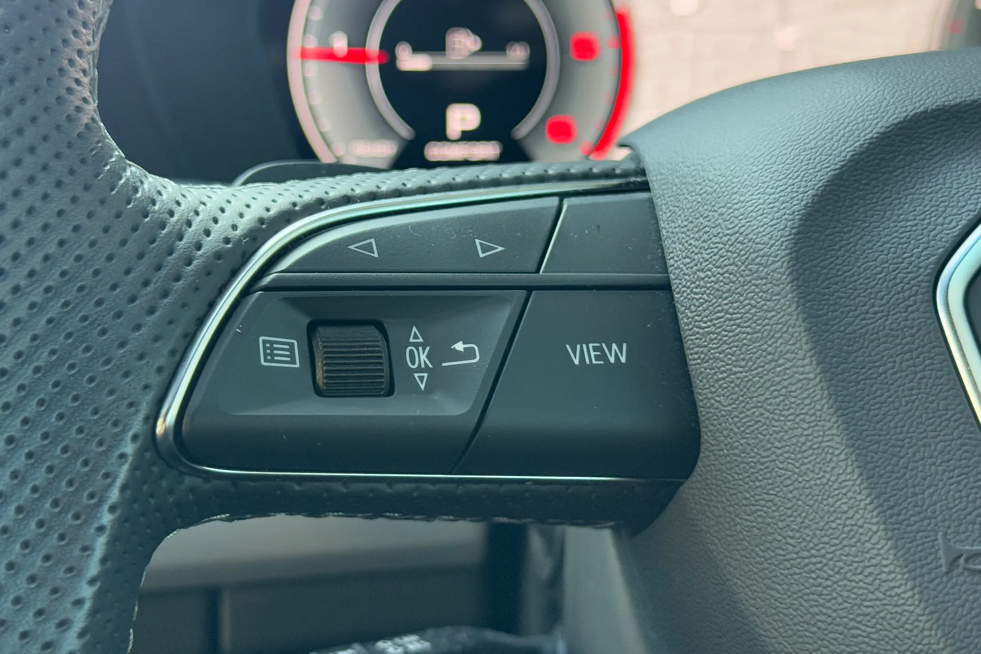 Audi Q5 thumbnail image number 15