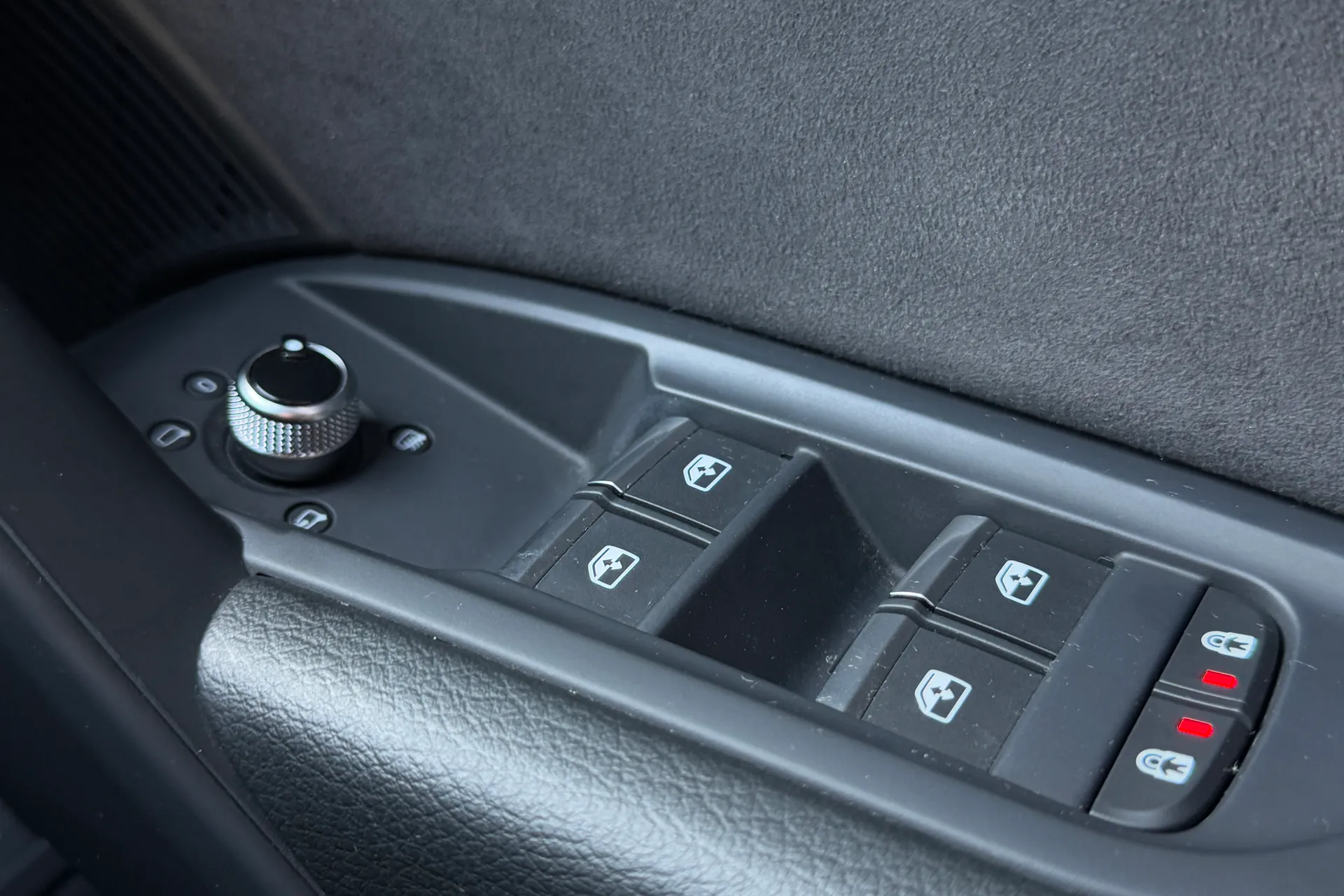 Audi Q5 thumbnail image number 38