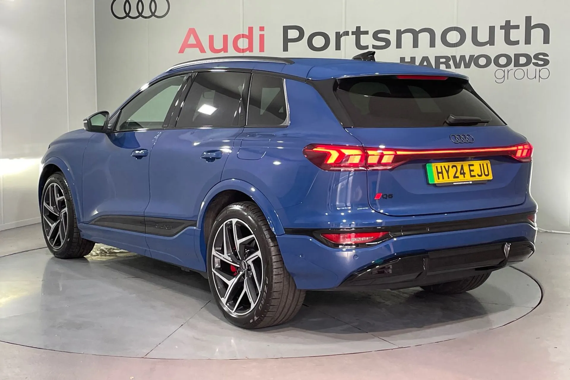 Audi Q6 thumbnail image number 10