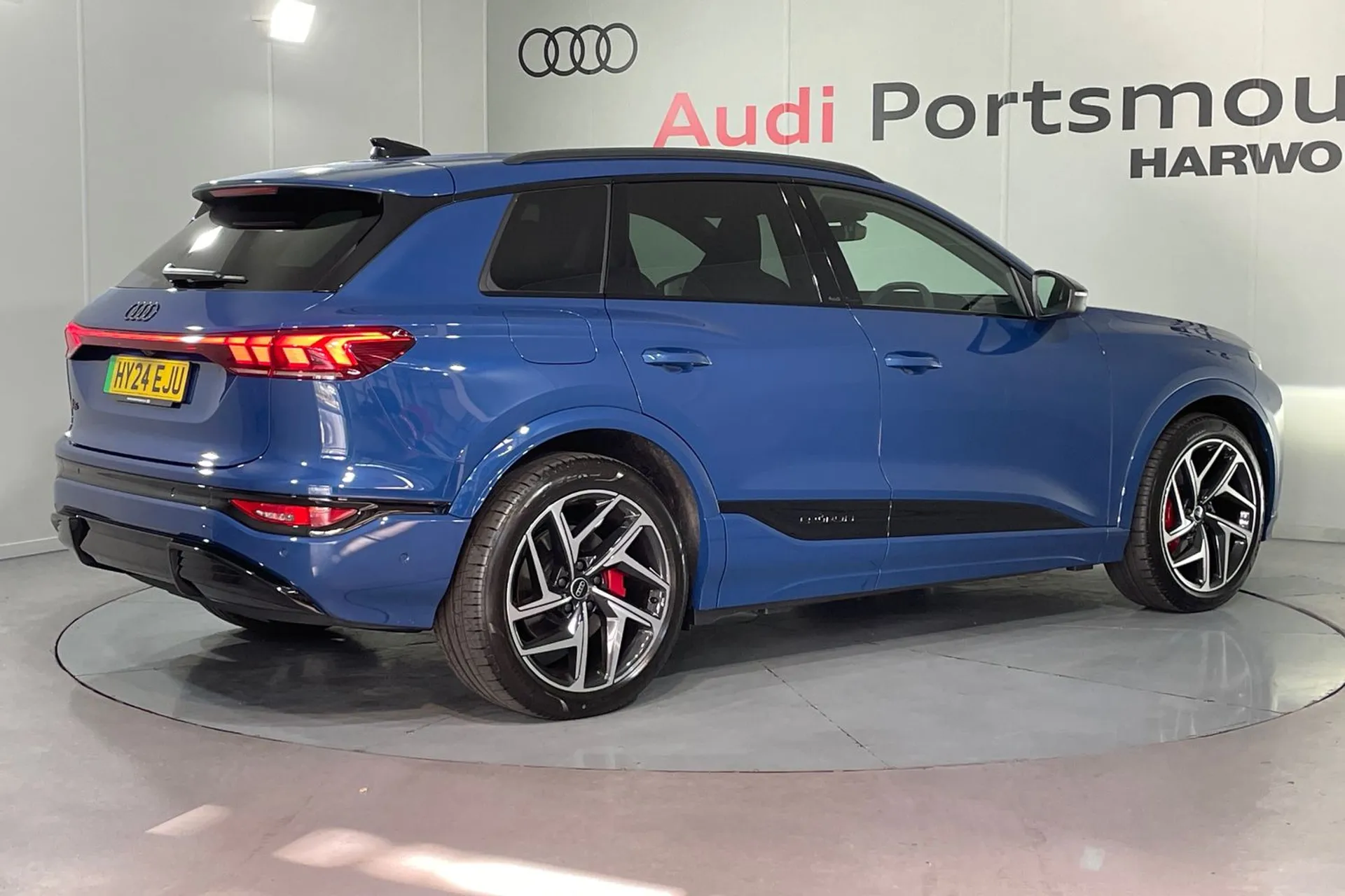 Audi Q6 thumbnail image number 7