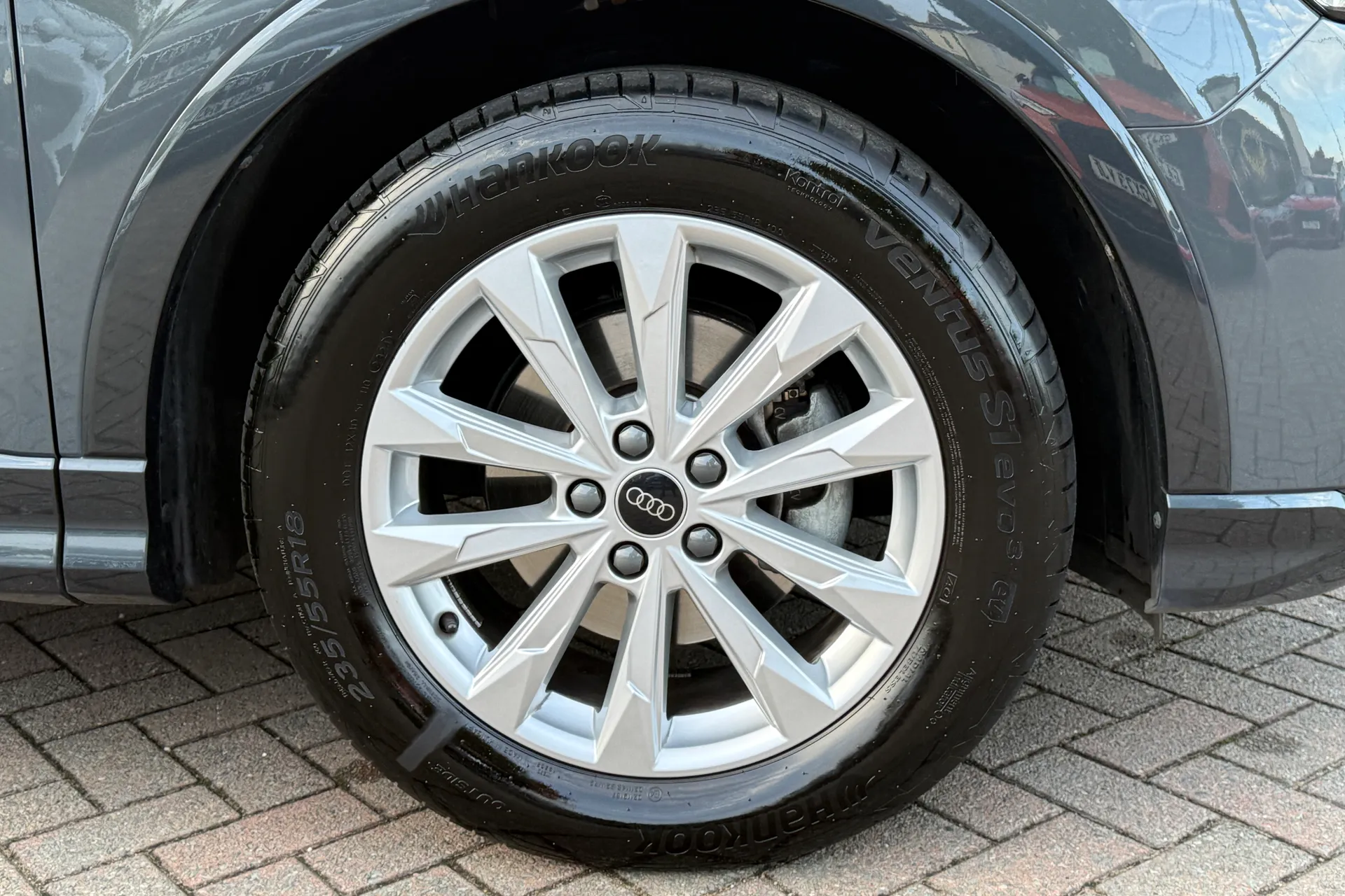 Audi Q3 thumbnail image number 48