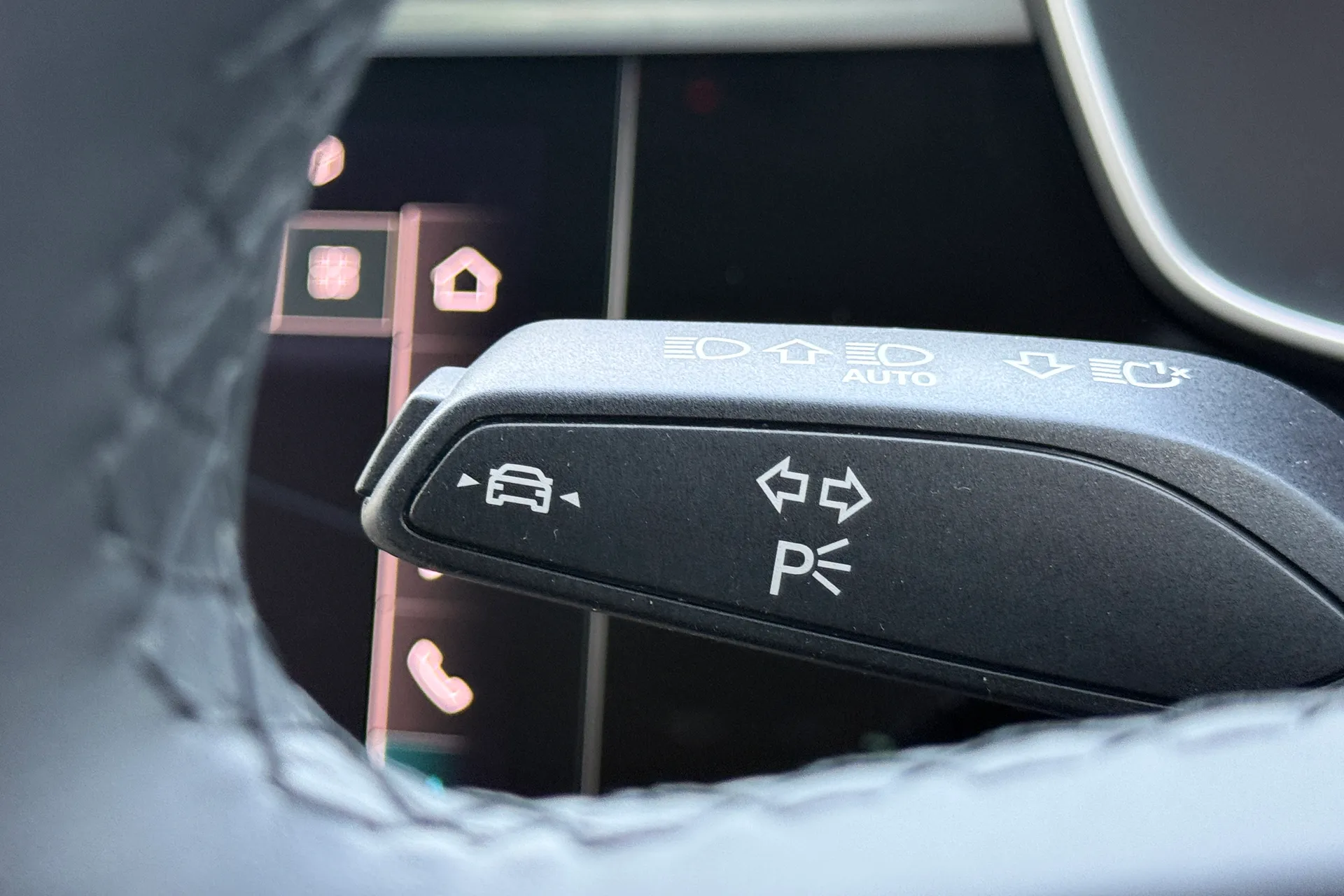 Audi Q3 thumbnail image number 20