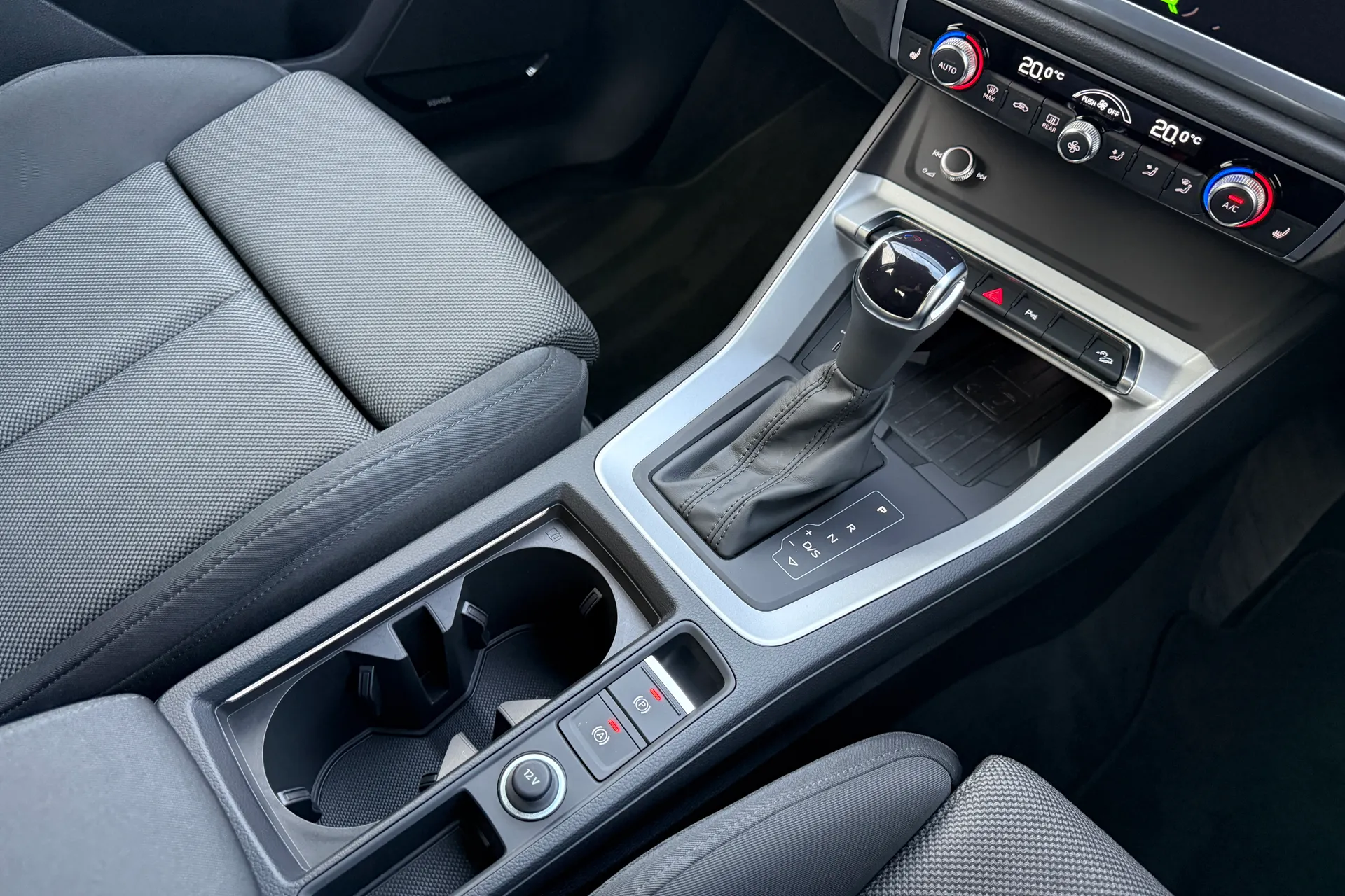 Audi Q3 thumbnail image number 41