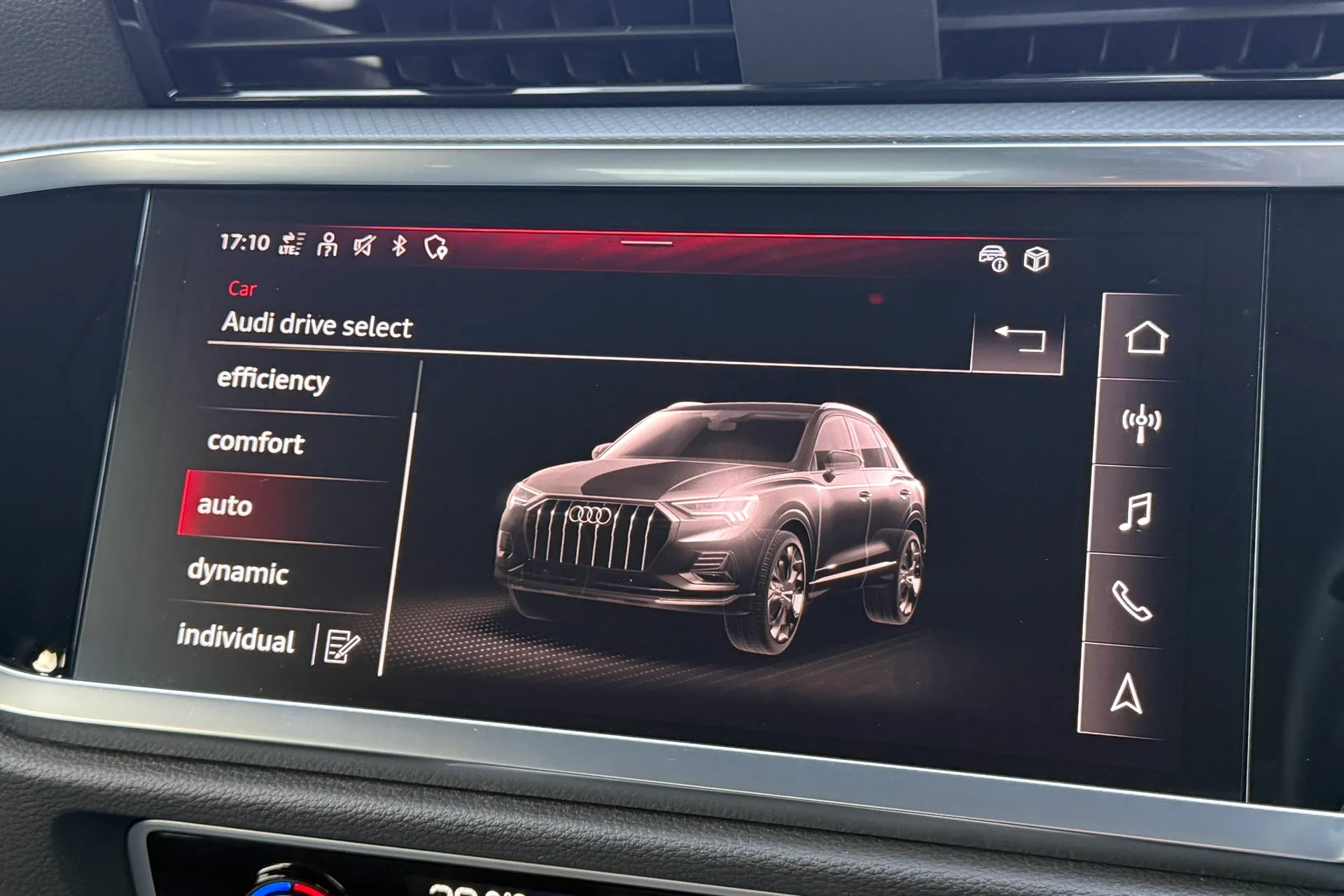 Audi Q3 thumbnail image number 11