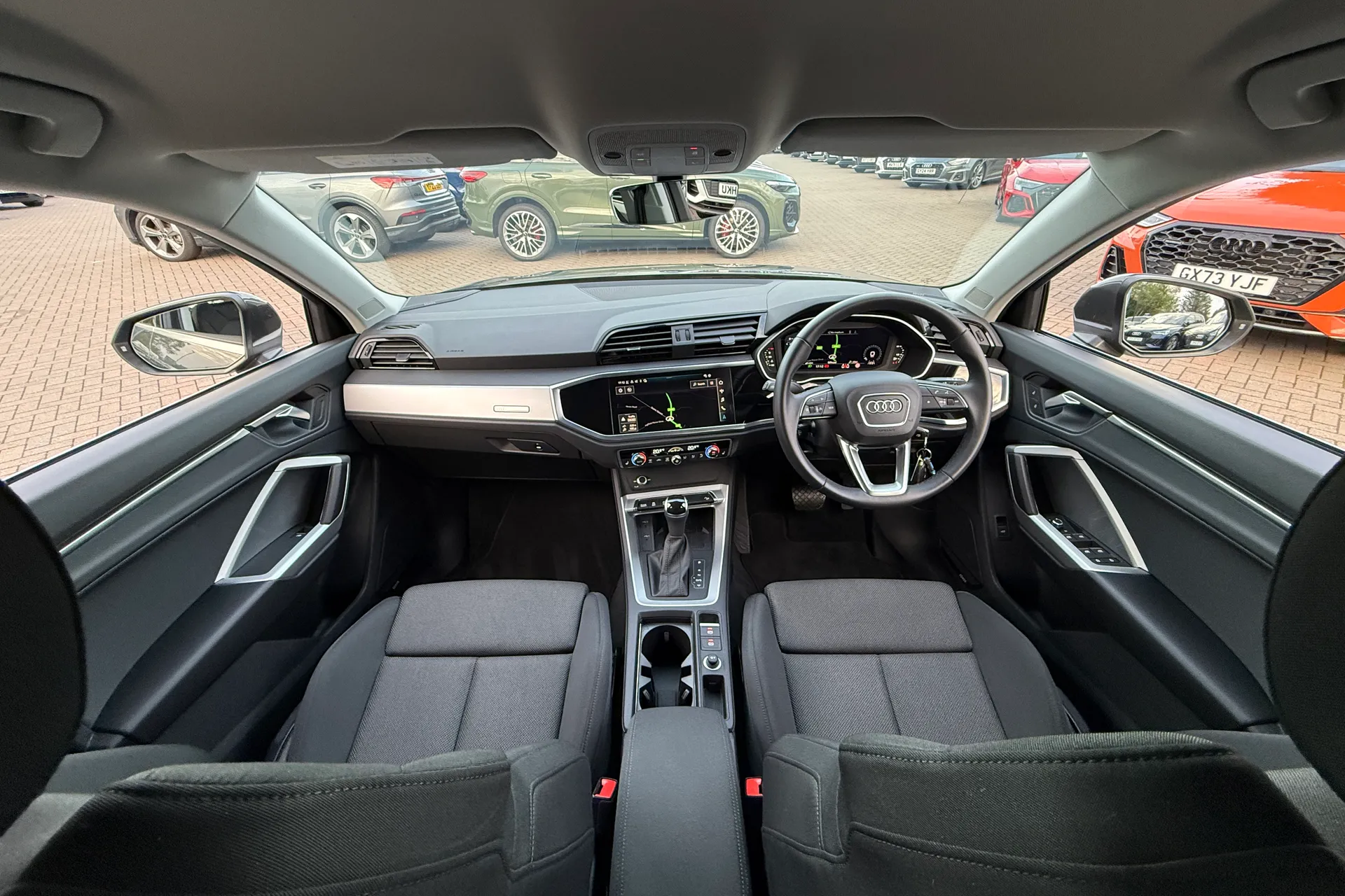 Audi Q3 thumbnail image number 3