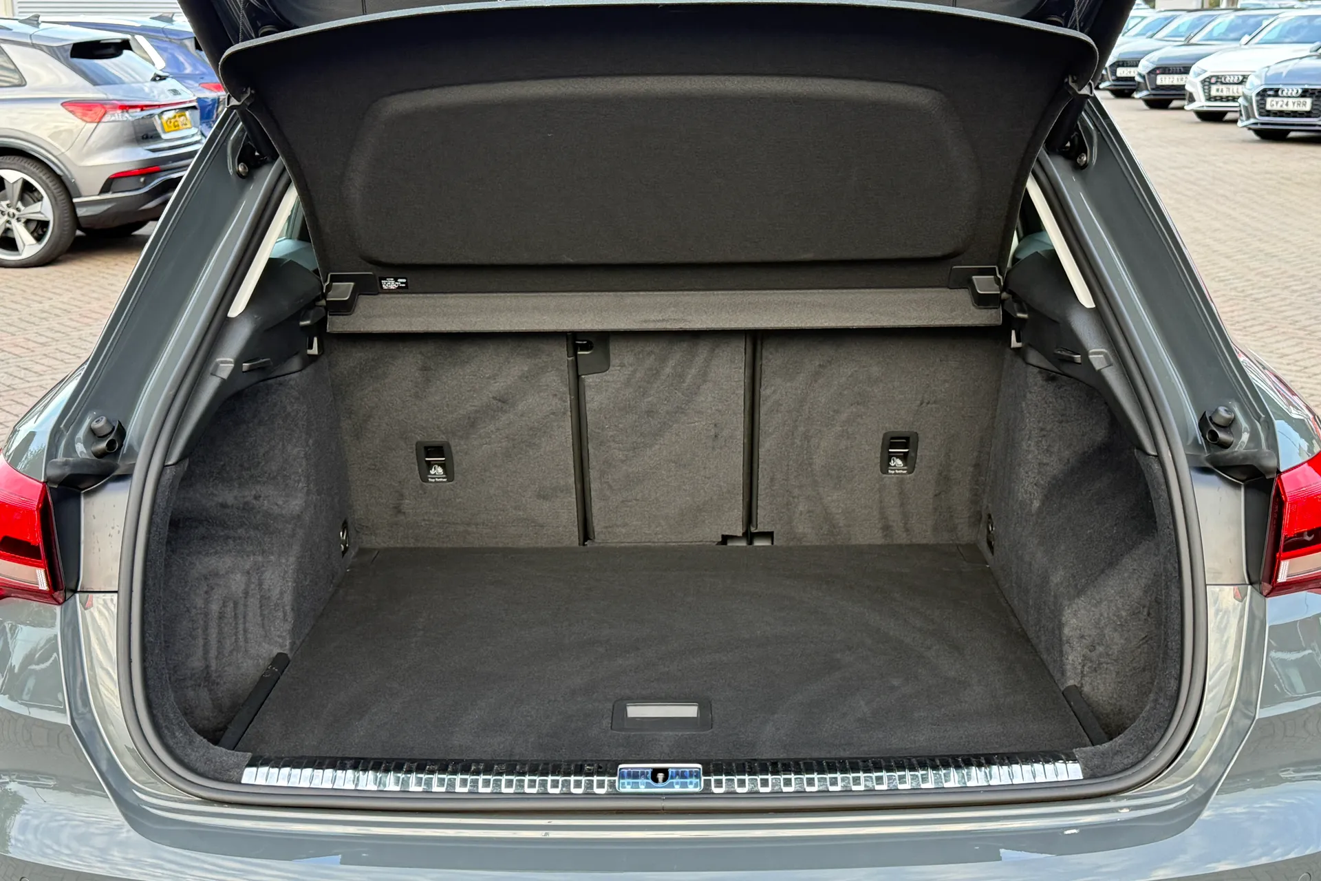 Audi Q3 thumbnail image number 37