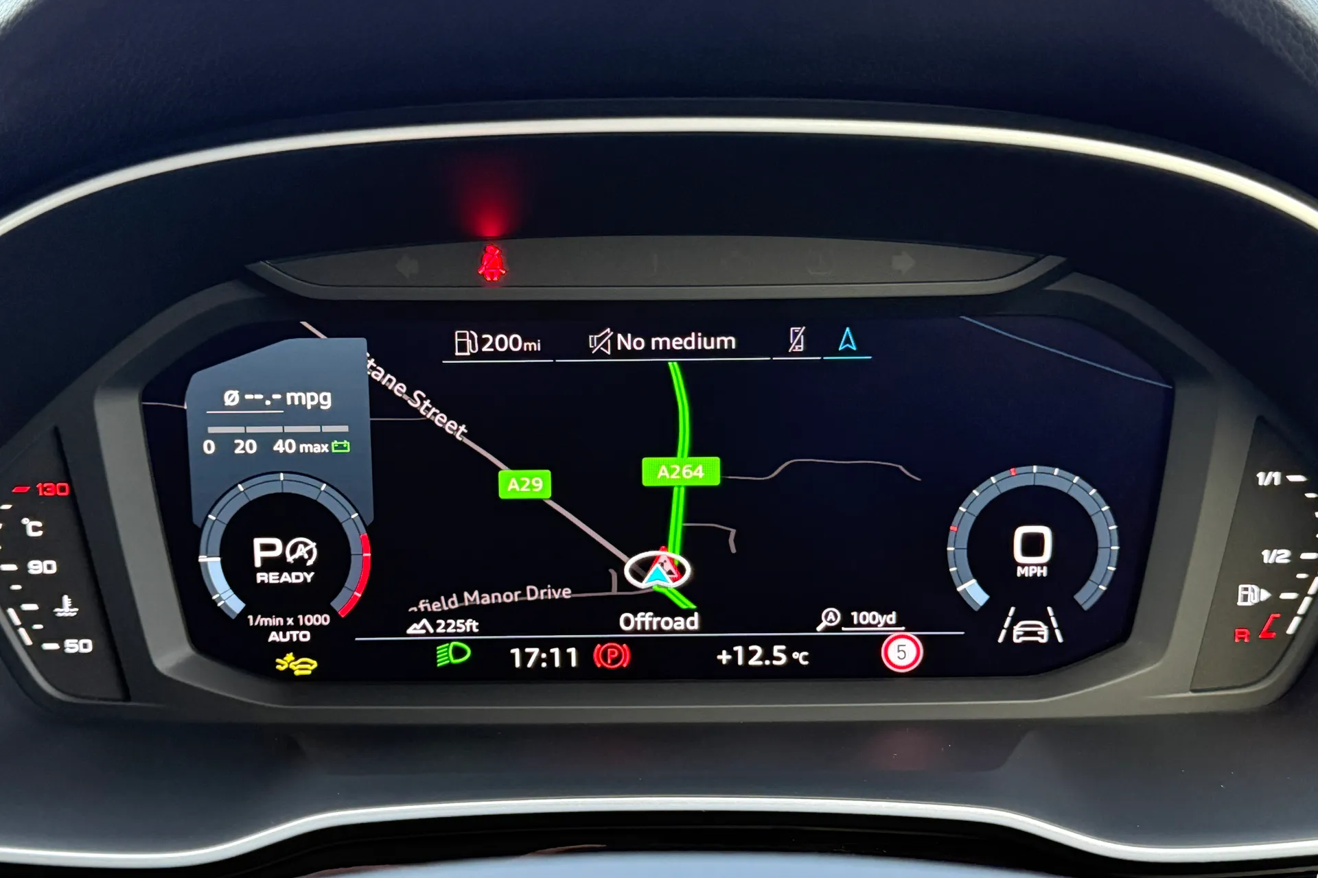 Audi Q3 thumbnail image number 15