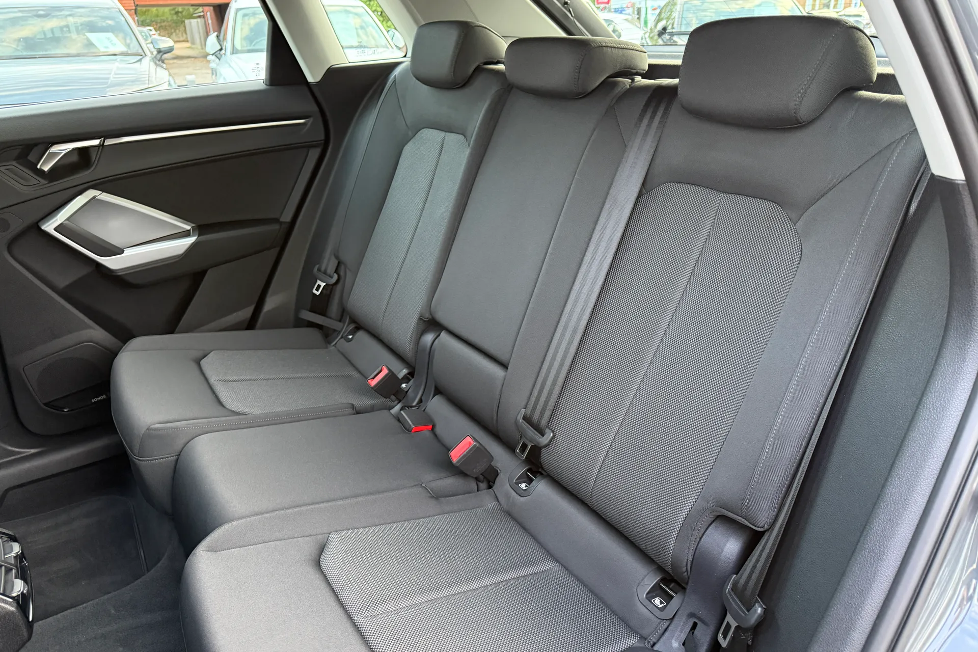 Audi Q3 thumbnail image number 44