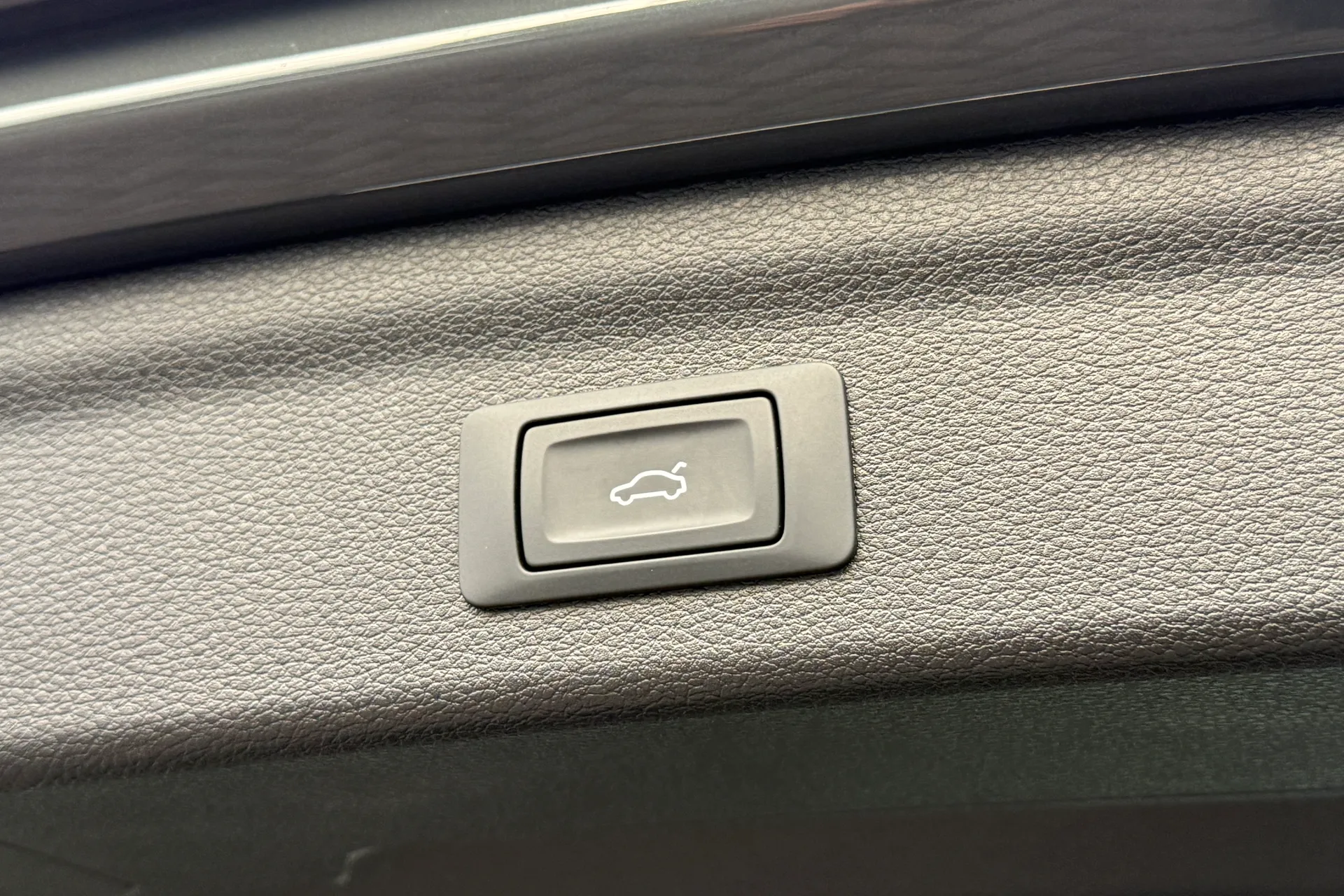 Audi Q3 thumbnail image number 38