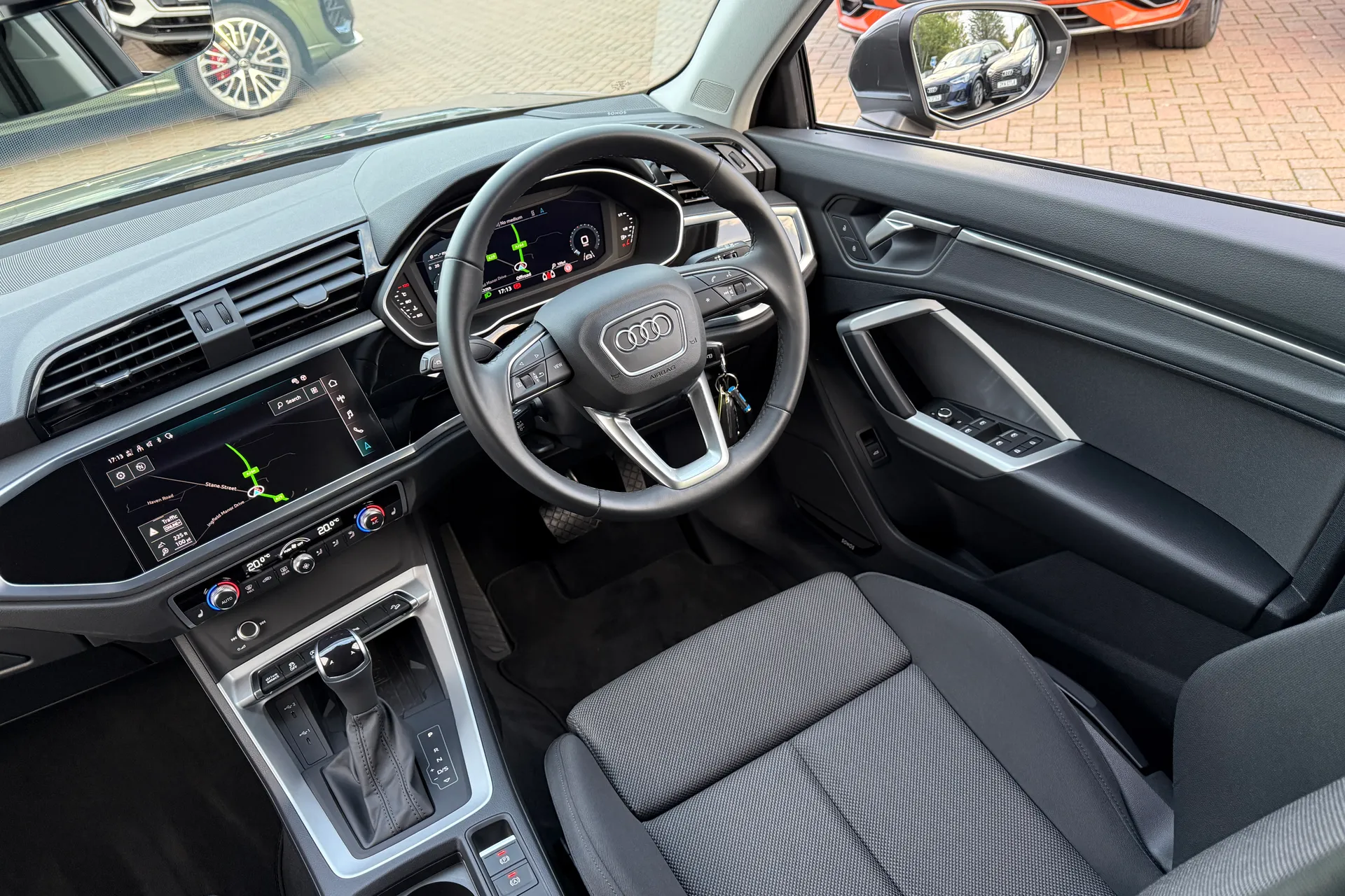 Audi Q3 thumbnail image number 43
