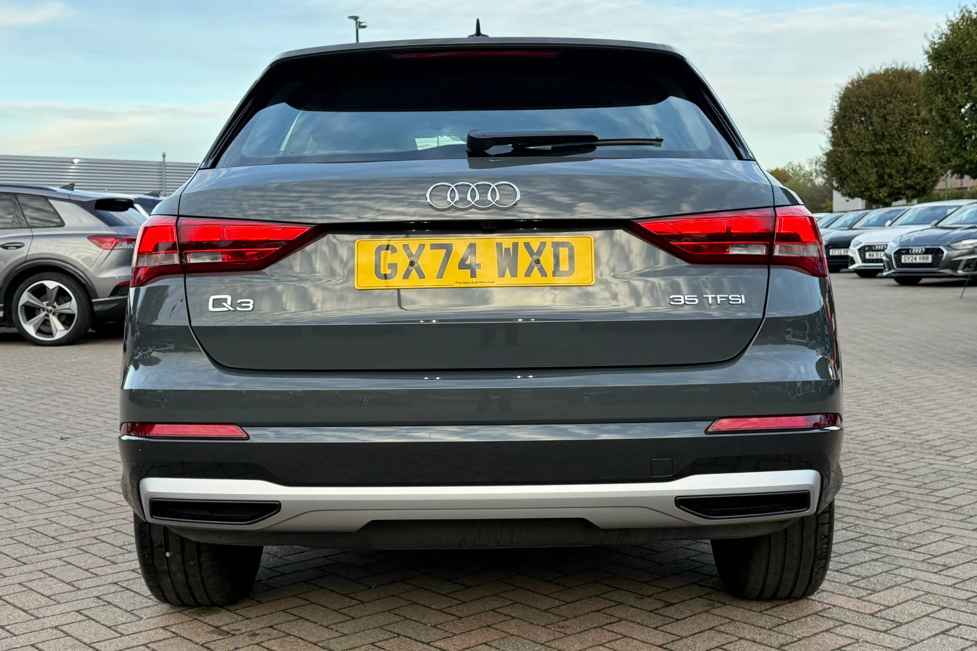 Audi Q3 thumbnail image number 35