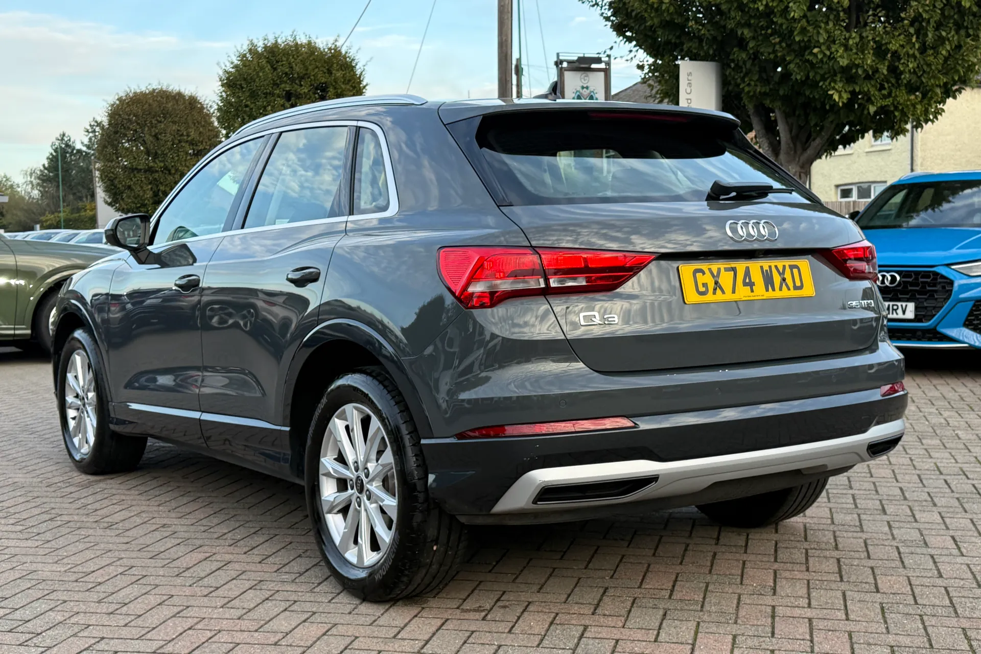 Audi Q3 thumbnail image number 36