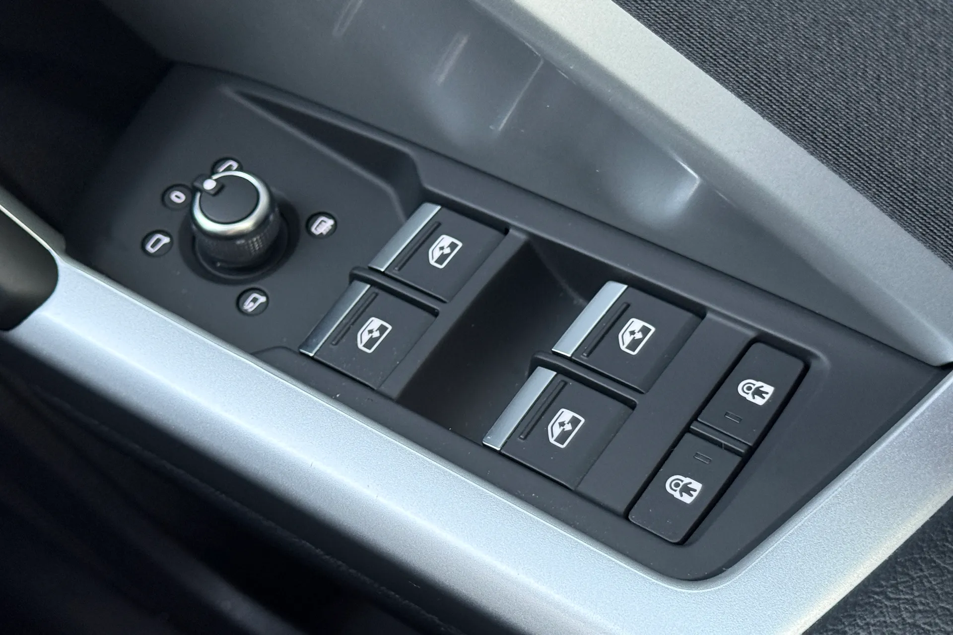 Audi Q3 thumbnail image number 21