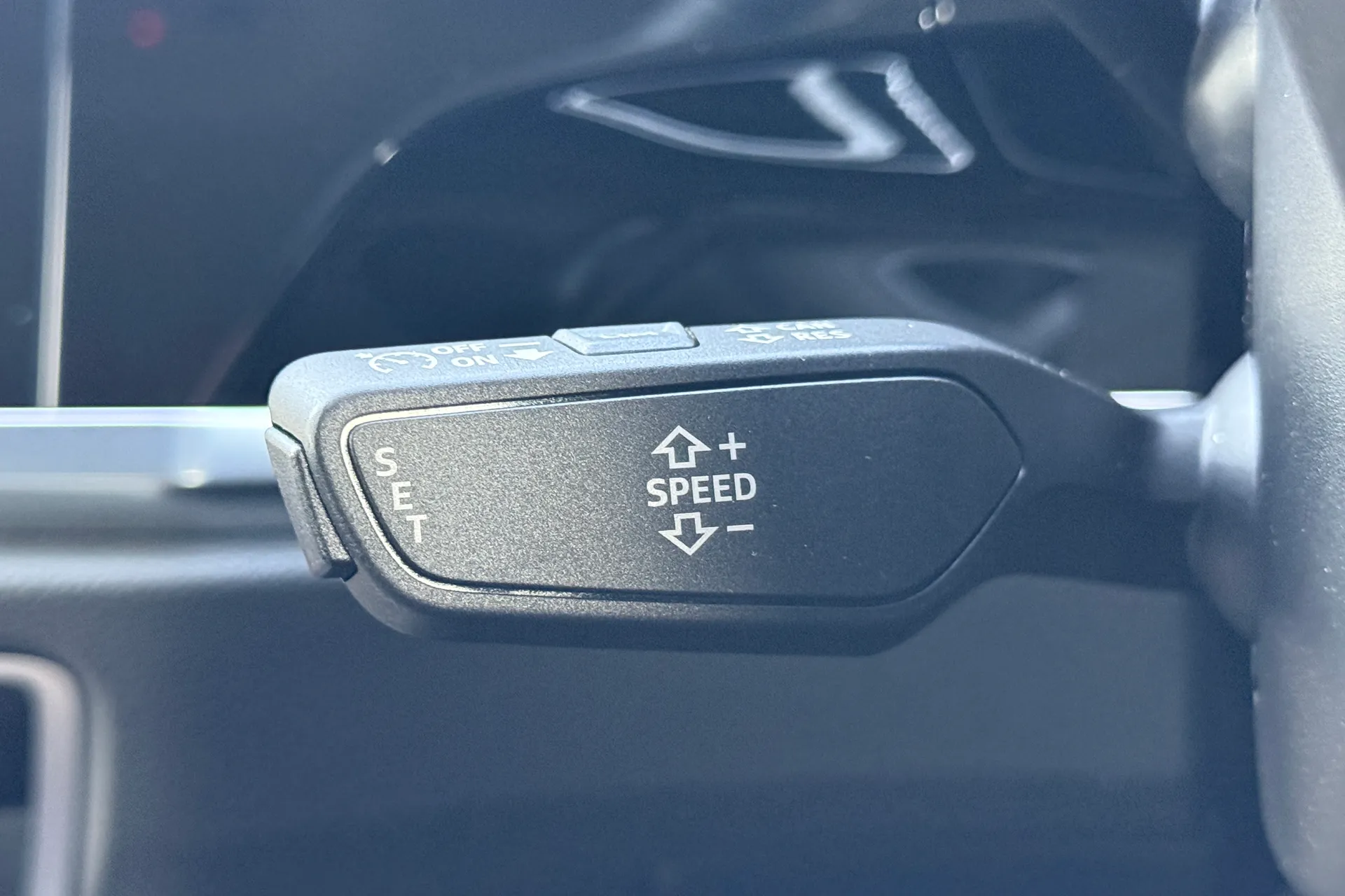 Audi Q3 thumbnail image number 19