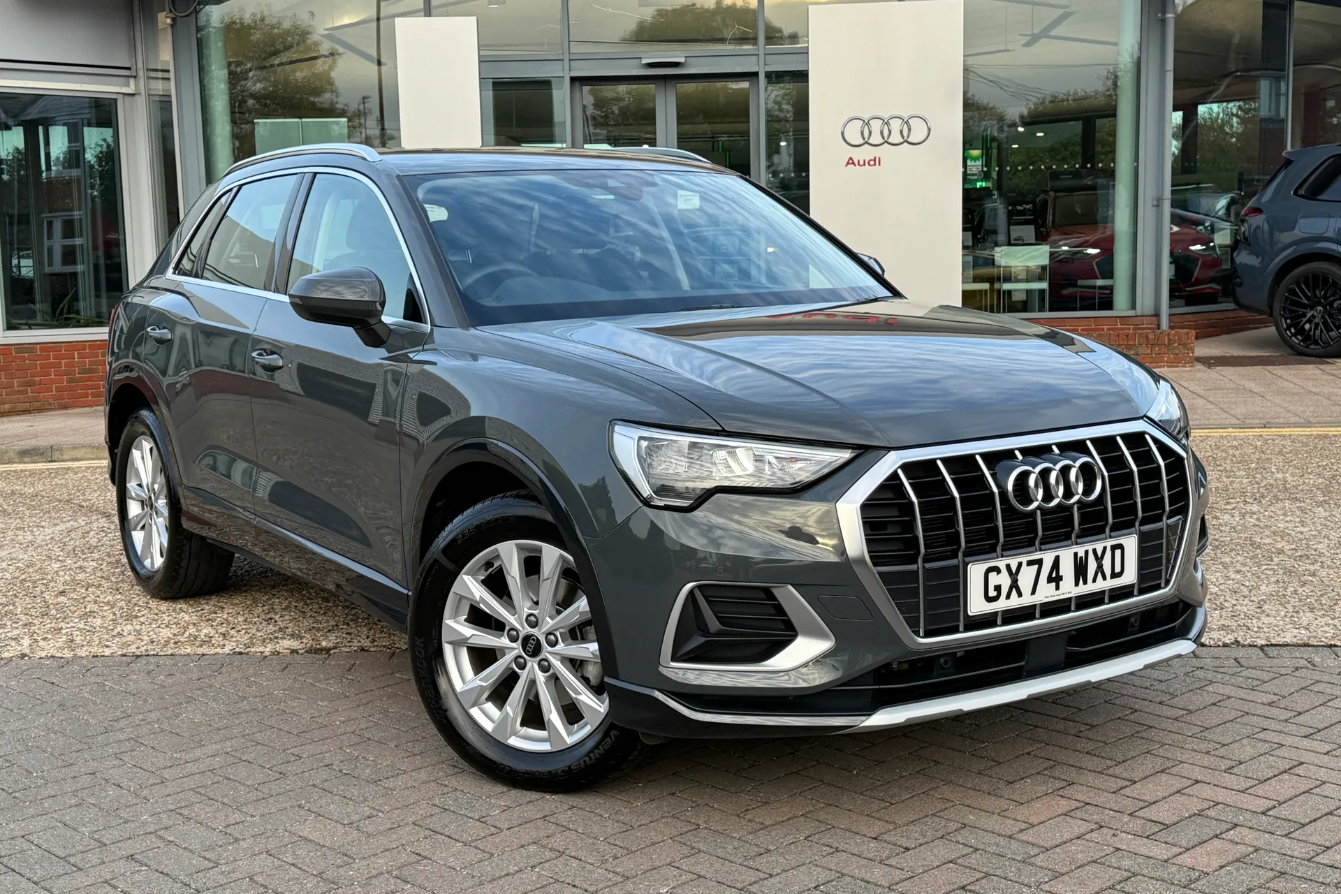 Audi Q3 thumbnail image number 26
